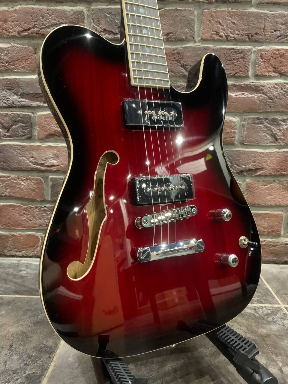 Электрогитара Telecaster Caraya
