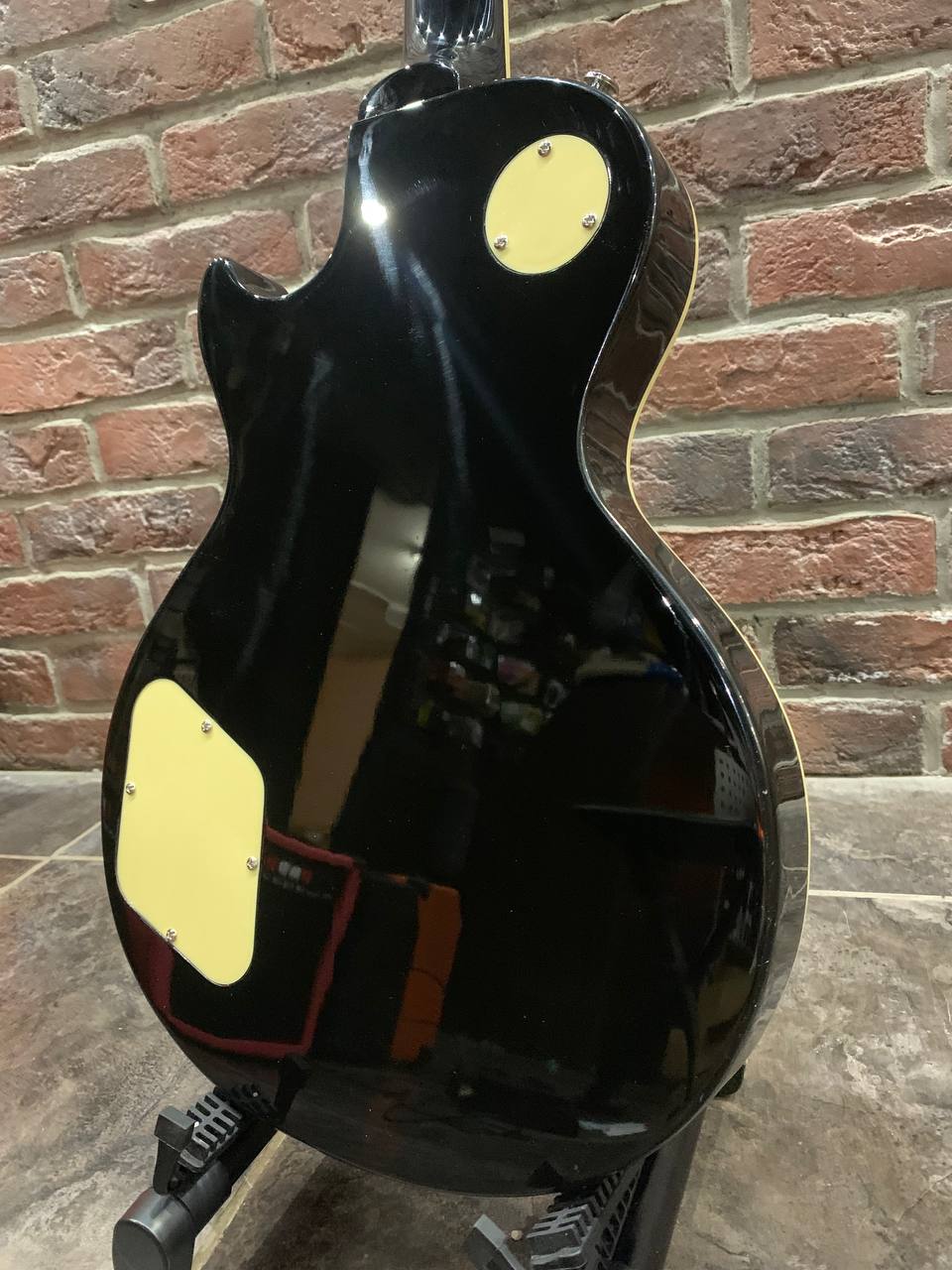 Электрогитара Les Paul Classic Black Deviser - изображение 2