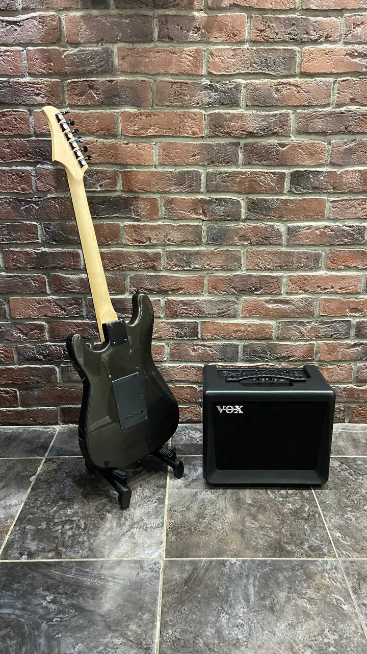 Электрогитара Stratocaster HHS Black Series + Комбик с Эффектами Vox (комплект) - изображение 2