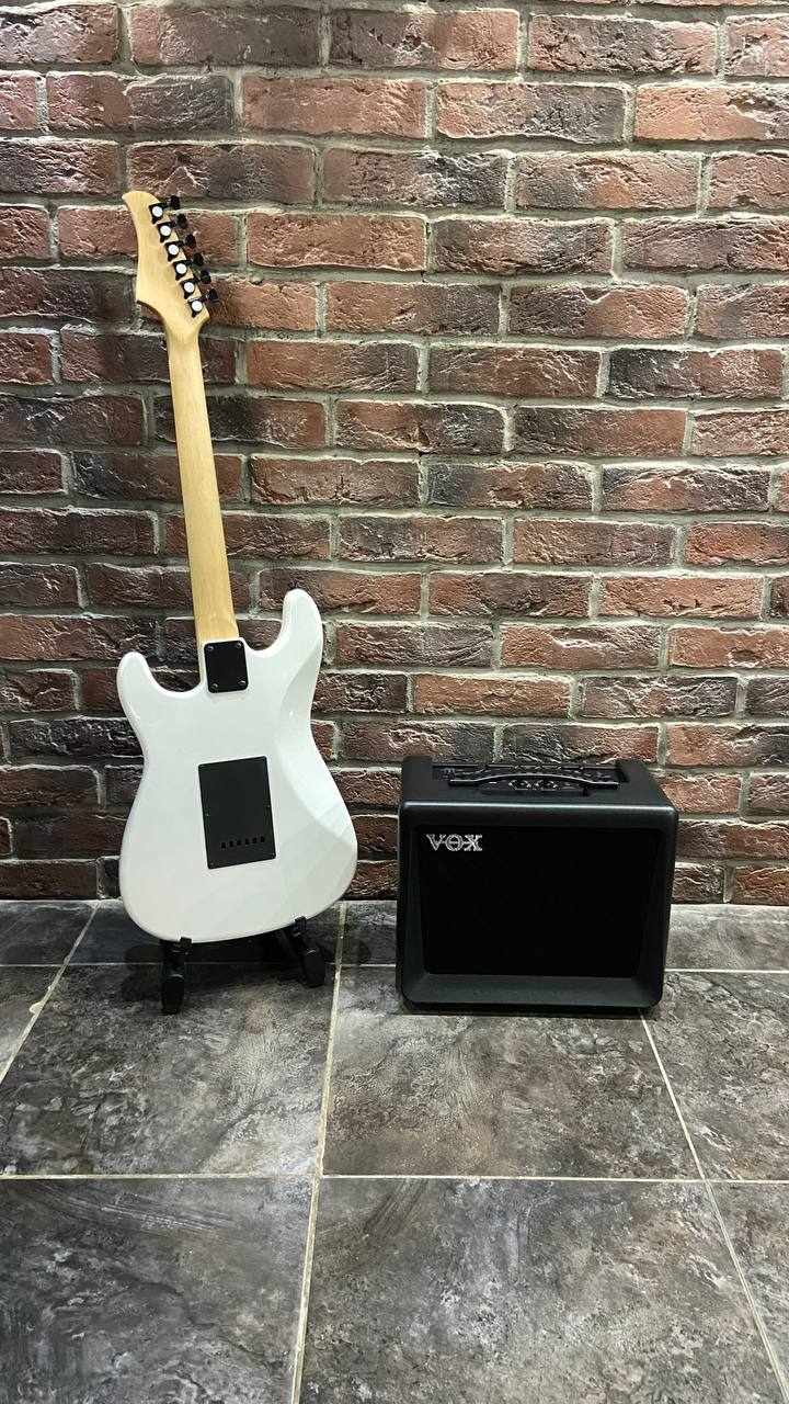 Электрогитара HHS Stratocaster + Цифровой Комбик с Эффектами Vox (комплект) - изображение 2