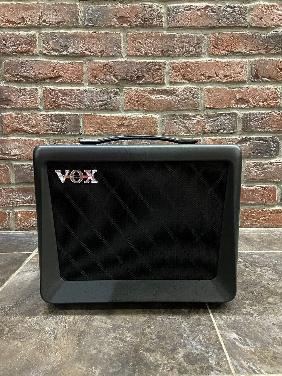 Электрогитара HHS Stratocaster + Цифровой Комбик с Эффектами Vox (комплект) - изображение 9