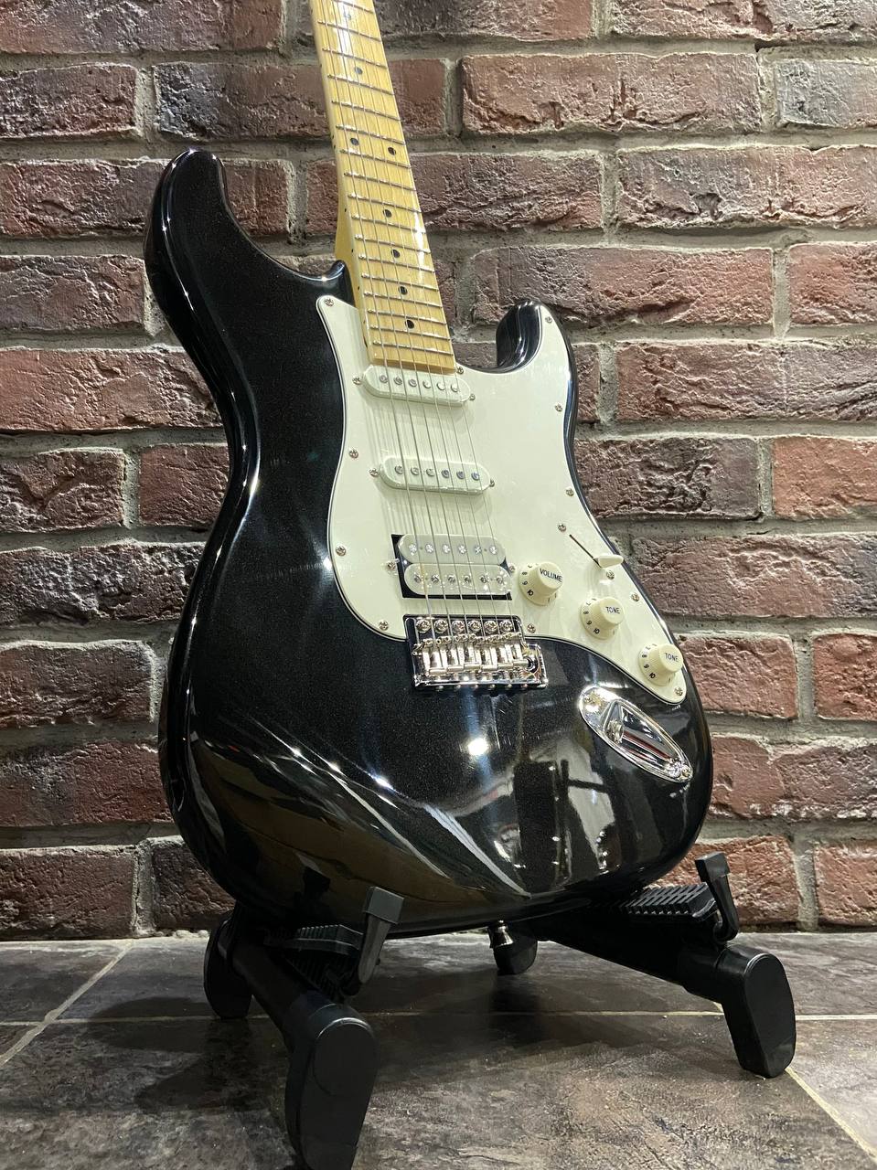 Электрогитара Shinobi Stratocaster+ Комбоусилитель VOX (комплект) - изображение 3