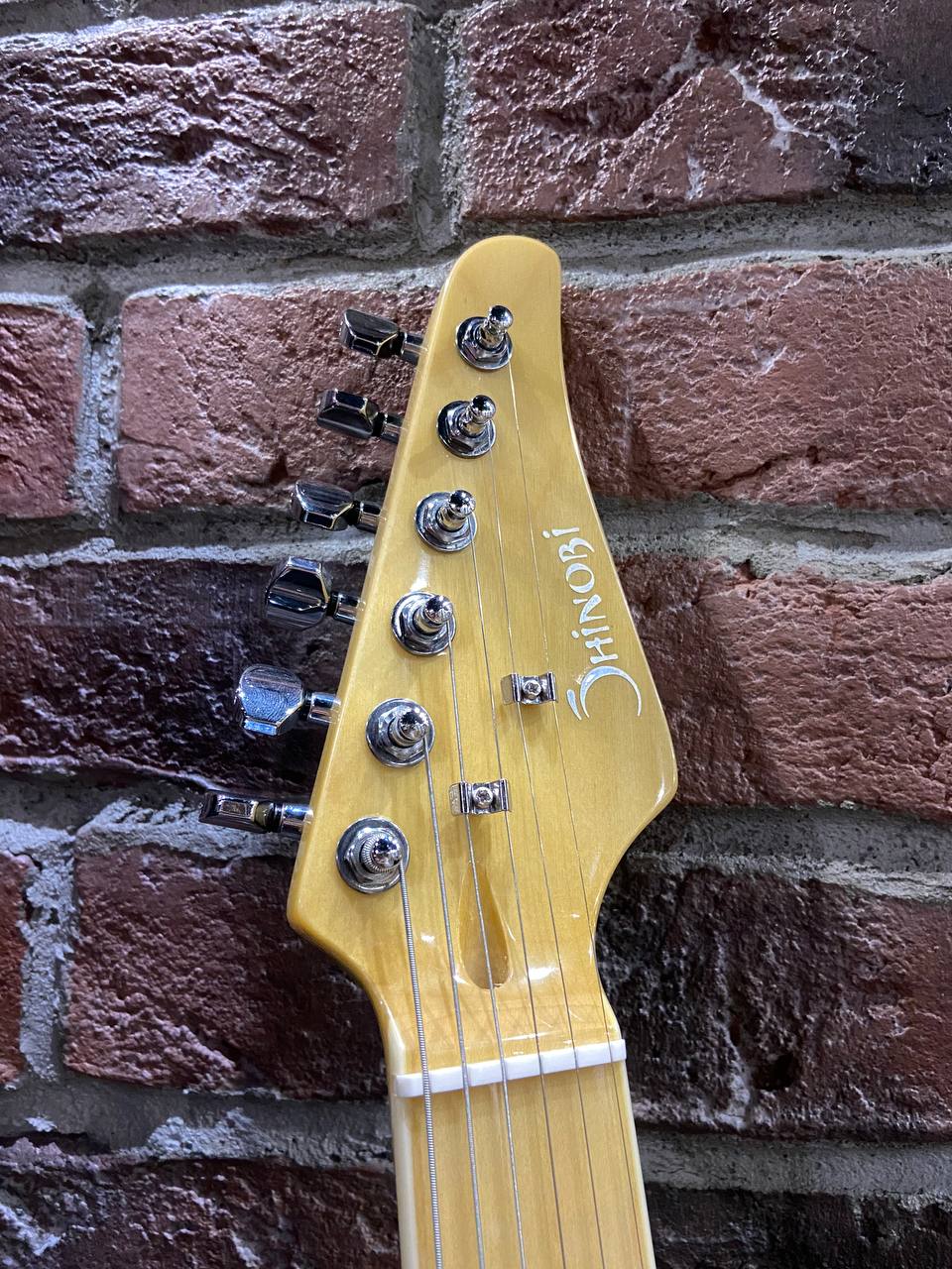 Электрогитара Shinobi Stratocaster+ Комбоусилитель VOX (комплект) - изображение 7