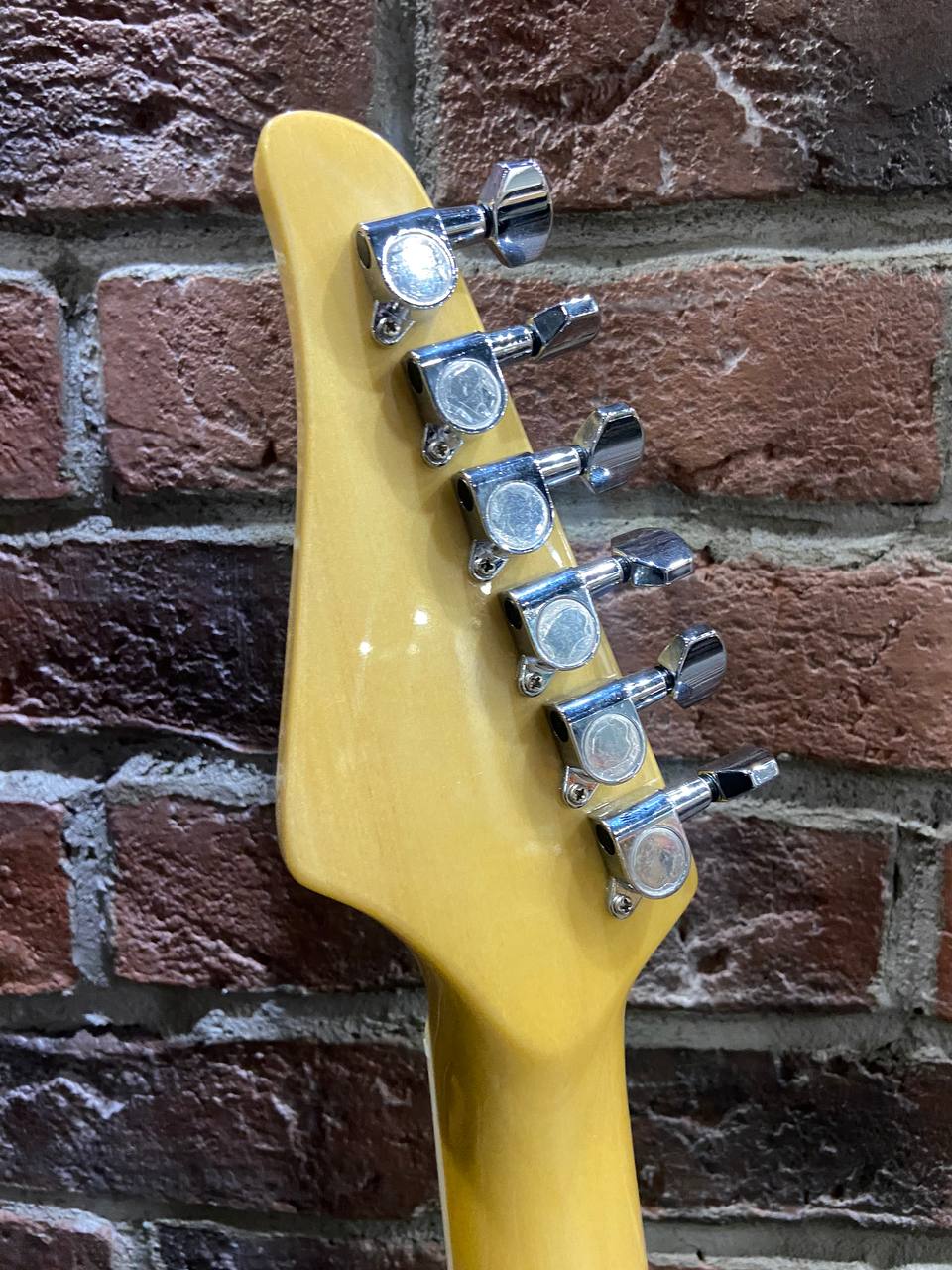 Электрогитара Shinobi Stratocaster+ Комбоусилитель VOX (комплект) - изображение 8