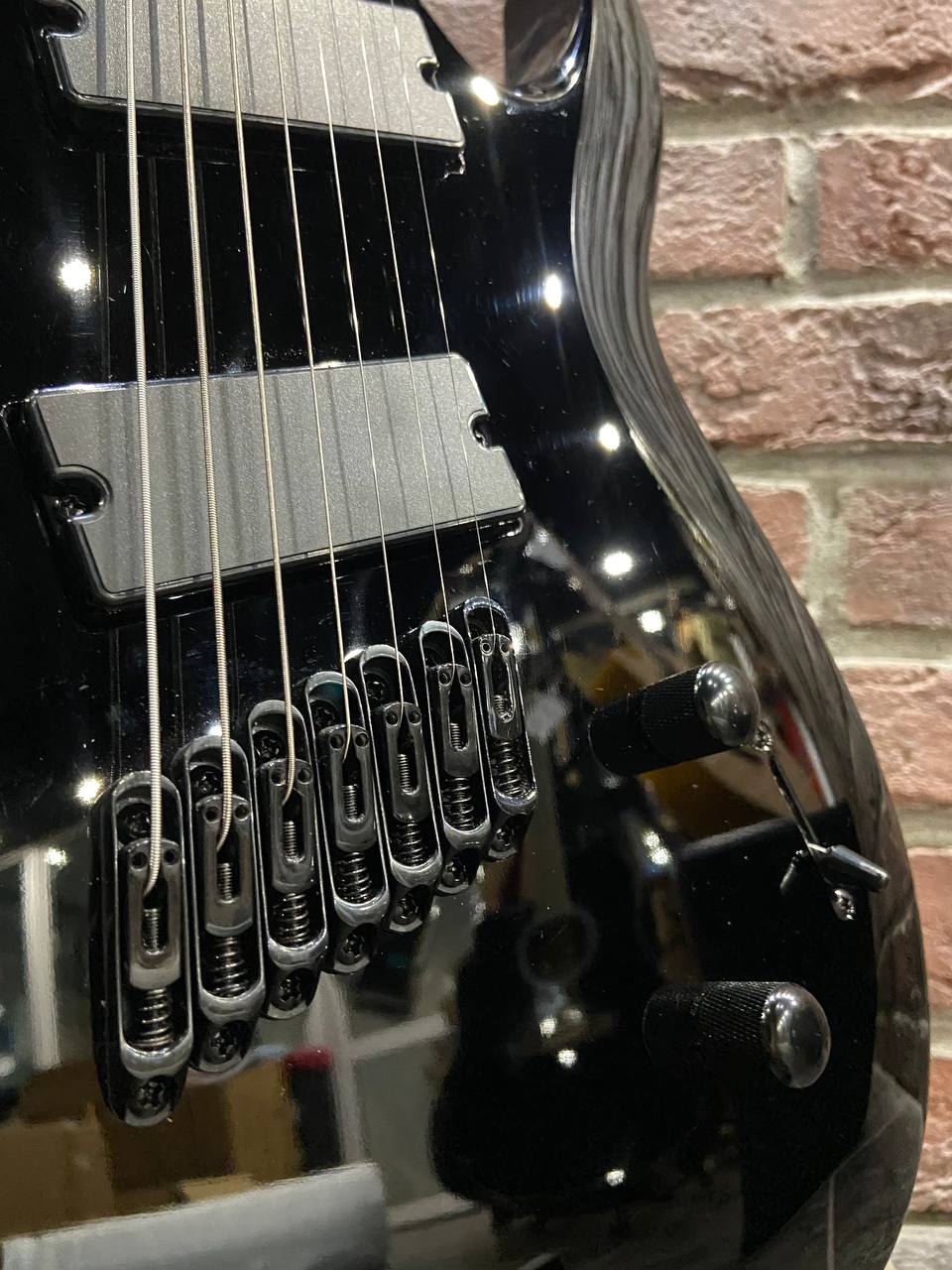 Электрогитара 7 Струн Harley Benton 457 + Цифровой Комбик Vox-15 ват (комплект) - изображение 5