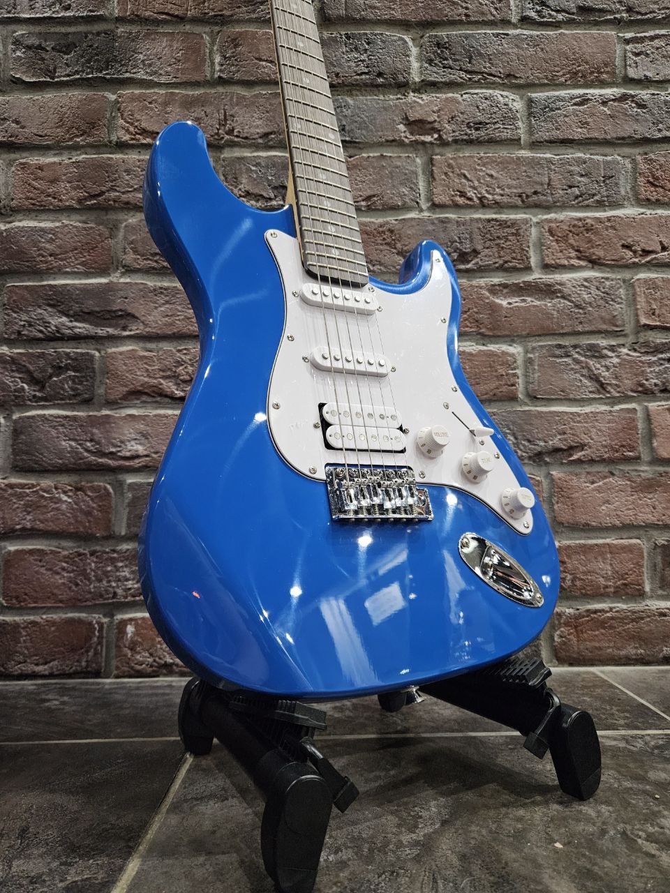 Электрогитара для Начинающих под Fender HH + Комбик 15 ват (комплект) - изображение 8