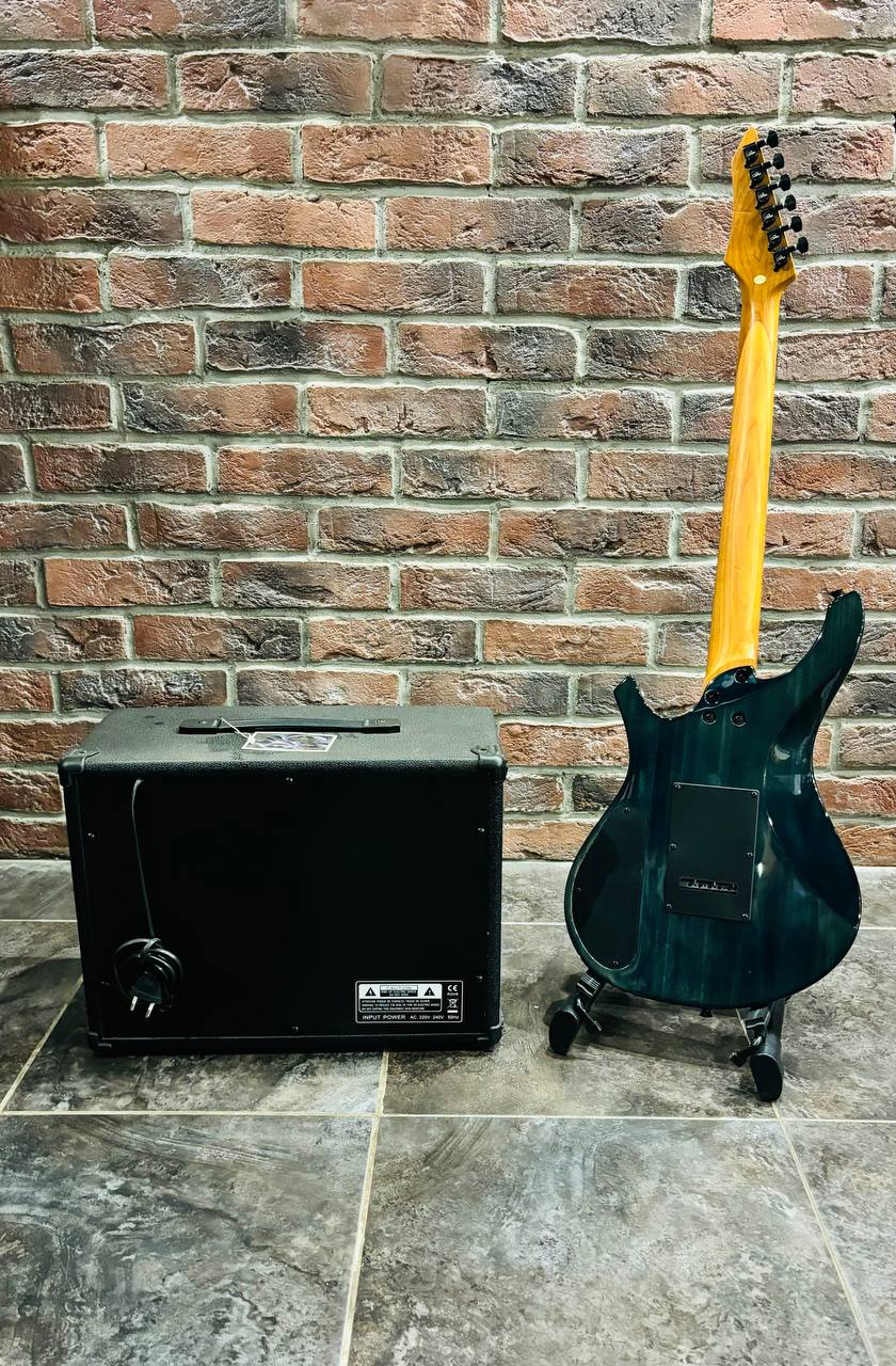 Электрогитара Sevilliana + Комбик 40 ват с Эффектами (вход на микрофон) - изображение 2