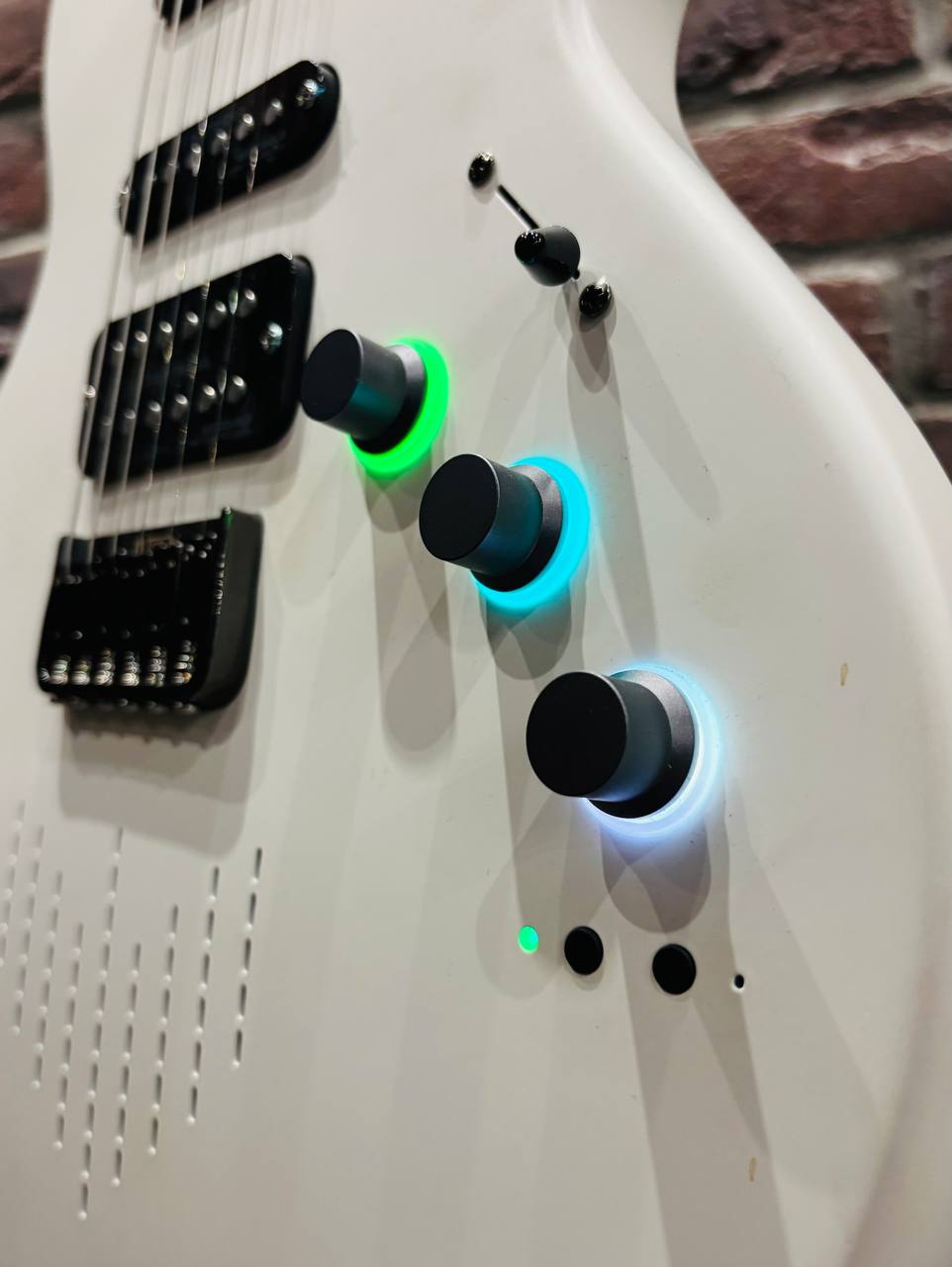 Электрогитара Nebula SMART WH - изображение 3
