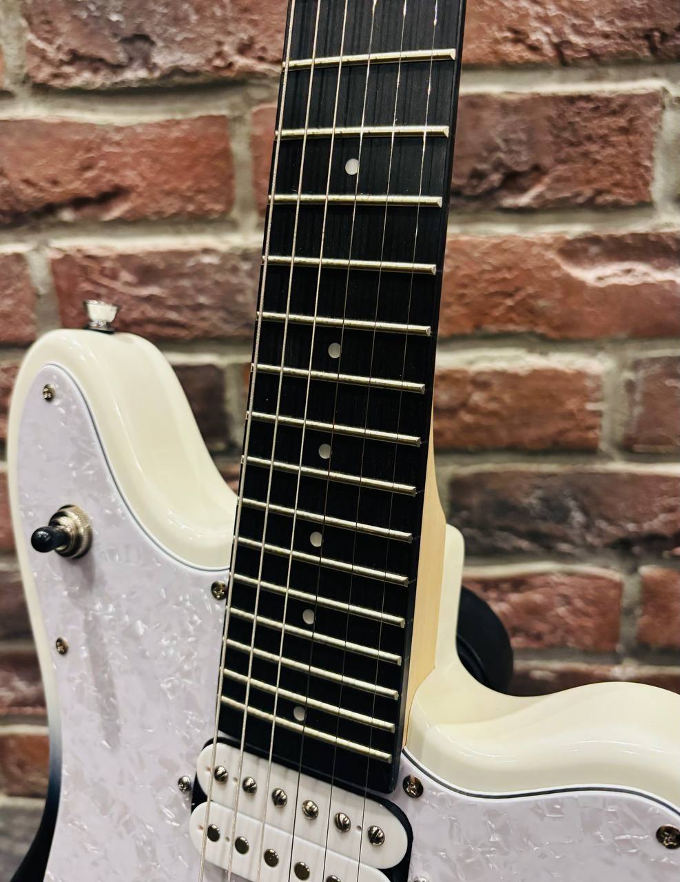 Электрогитара-Процессор Bullfighter Stratocaster 7/8 - изображение 5