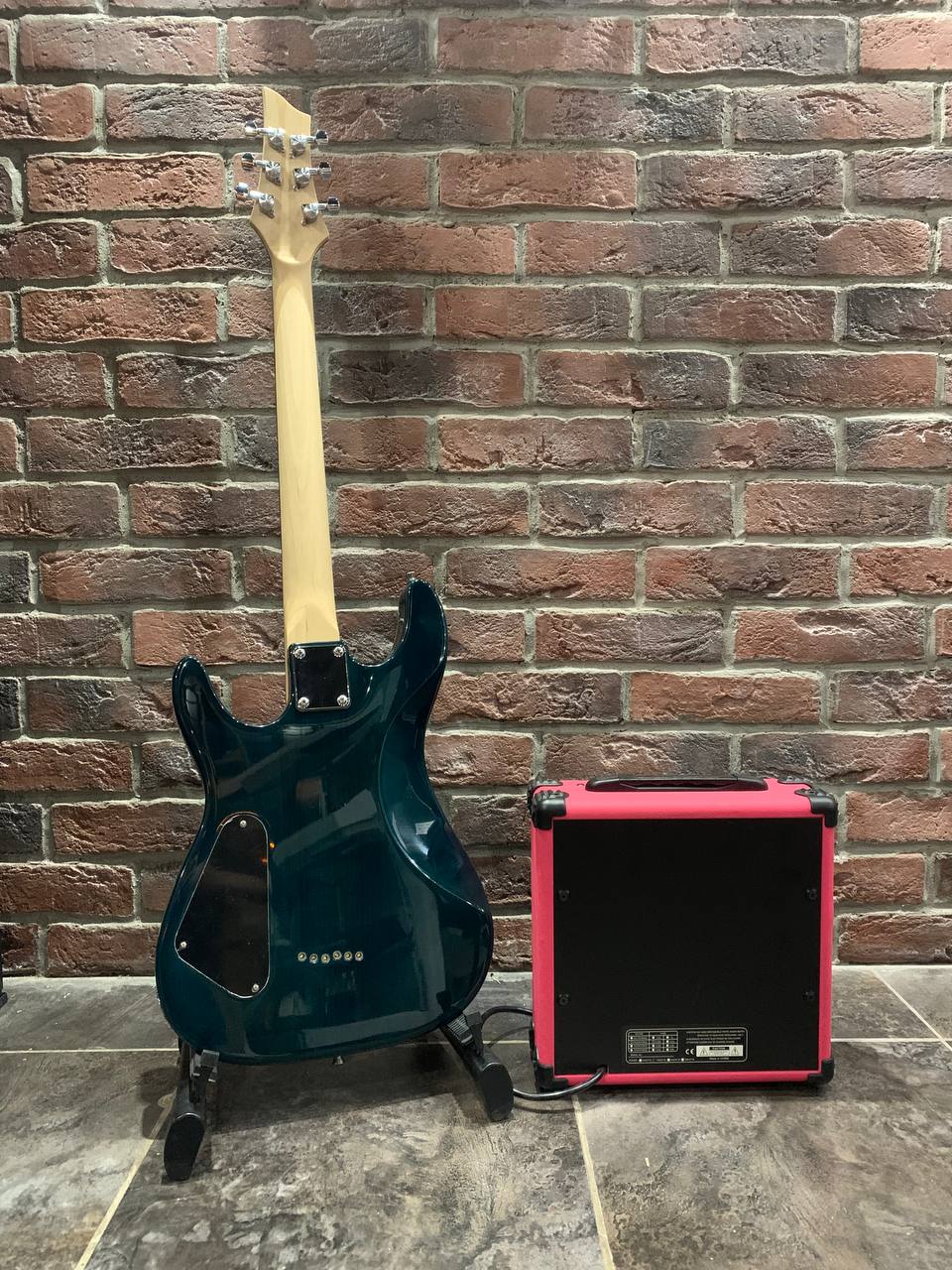 Электрогитара Aion EMG Emerald Series + Комбик 15 ват (полный комплект) - изображение 2
