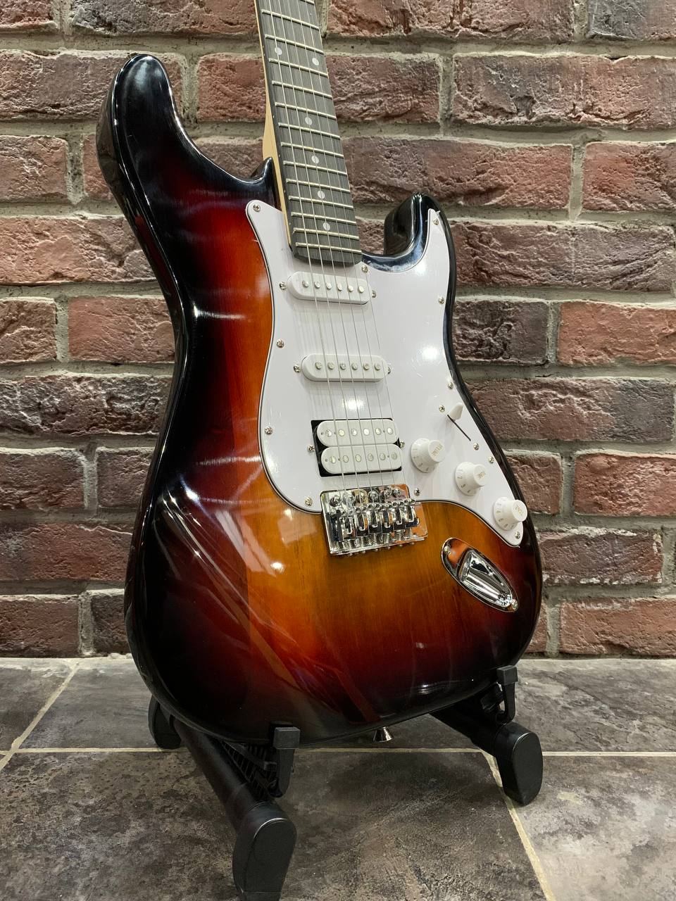 Электрогитара Stratocaster с Мощным Комбоусилителем (комплект) - изображение 3