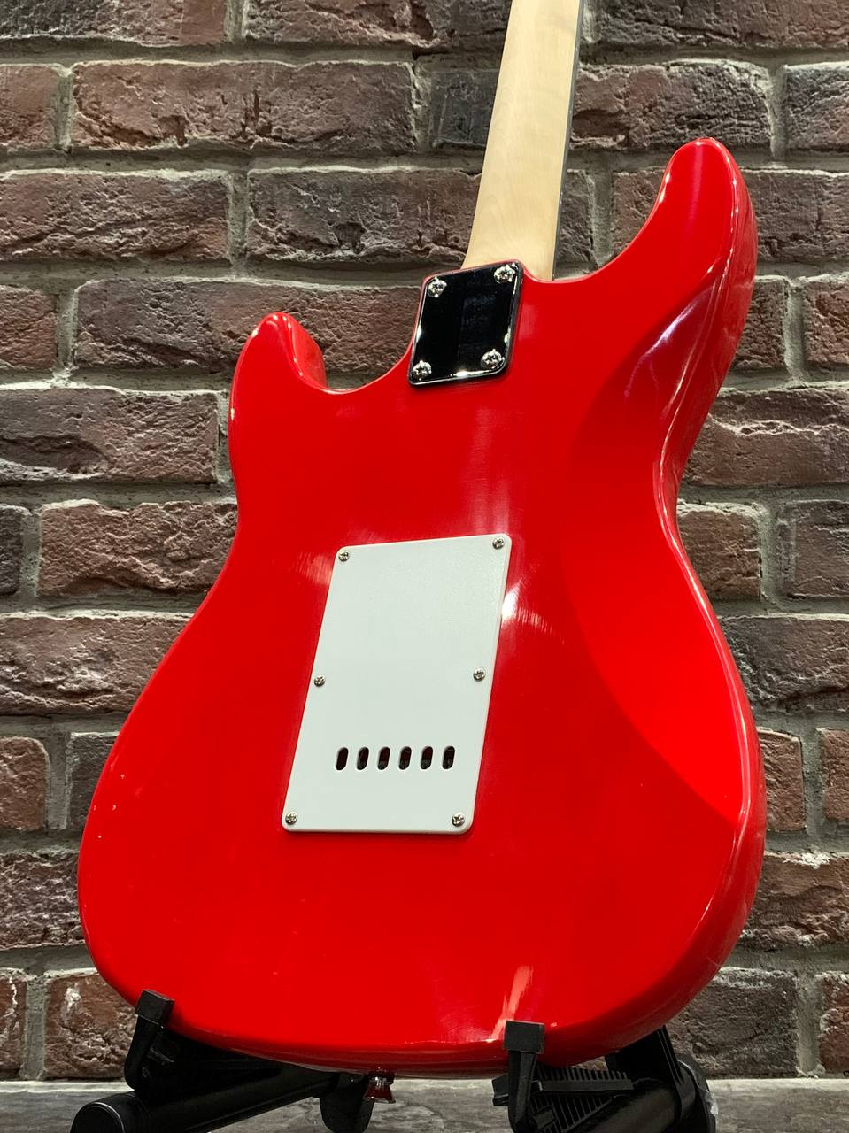Электрогитара Stratocaster RD HSS + Комбик 15 ват (комплект) - изображение 4