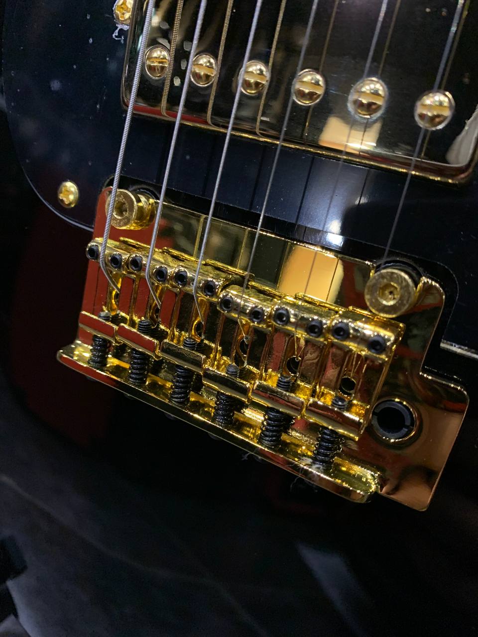 Электрогитара Jet Black-Gold Stratocaster HSS - изображение 3