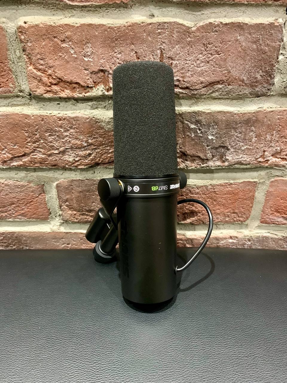 Динамический Микрофон Shure SM7dB со Встроенным Предусилителем - изображение 3