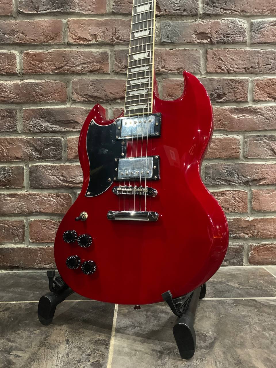 Леворукая Электрогитара Harley Benton SG + Комбик 40 ват (2 канала и вход на Микрофон) - изображение 3
