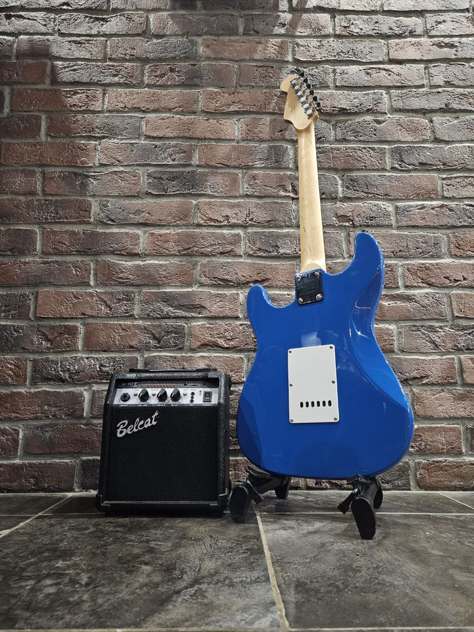 Электрогитара Stratocaster HSS + Комбик-Тюнер 10 ват (комплект) - изображение 2