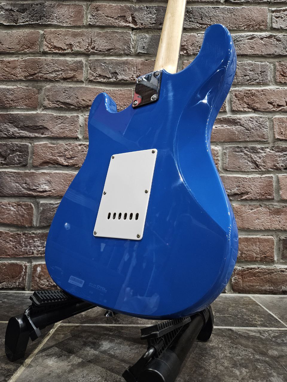 Электрогитара Stratocaster HSS + Комбик-Тюнер 10 ват (комплект) - изображение 4