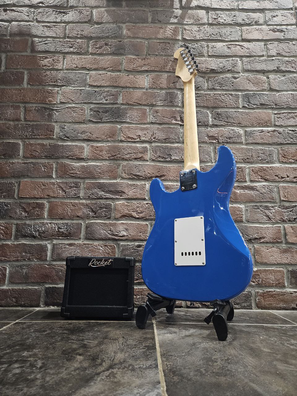 Электрогитара под Fender + Комбоусилитель 5 ват (комплект) - изображение 2