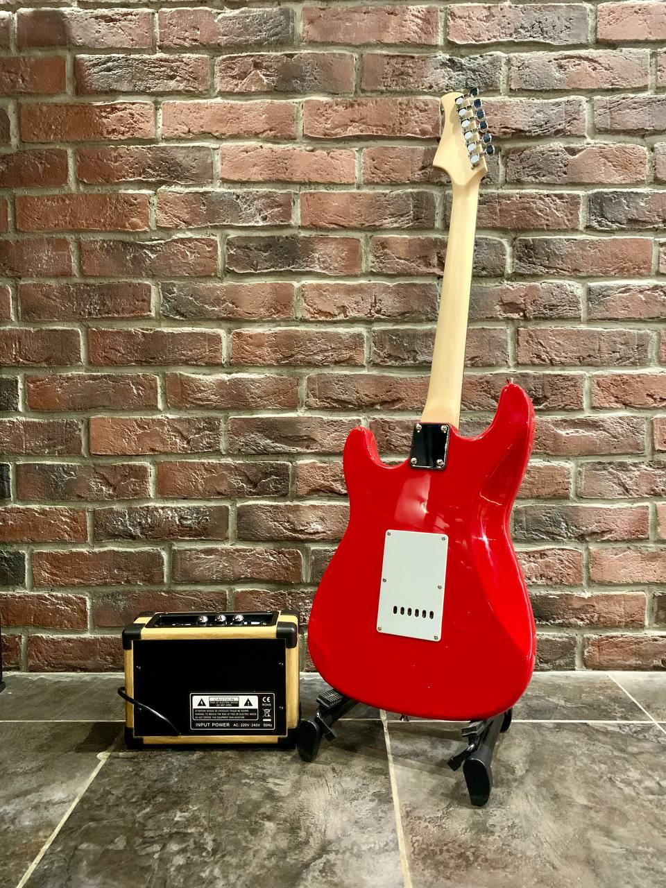 Электрогитара Stratocaster для Начинающих + Комбик 15 ват (комплект) - изображение 2