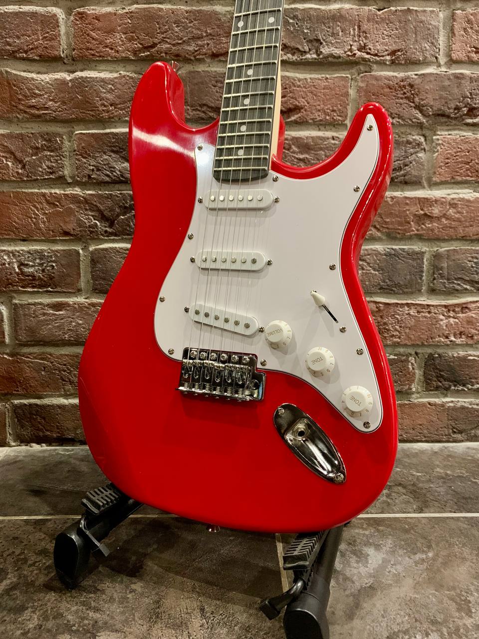 Электрогитара Stratocaster для Начинающих + Комбик 15 ват (комплект) - изображение 3