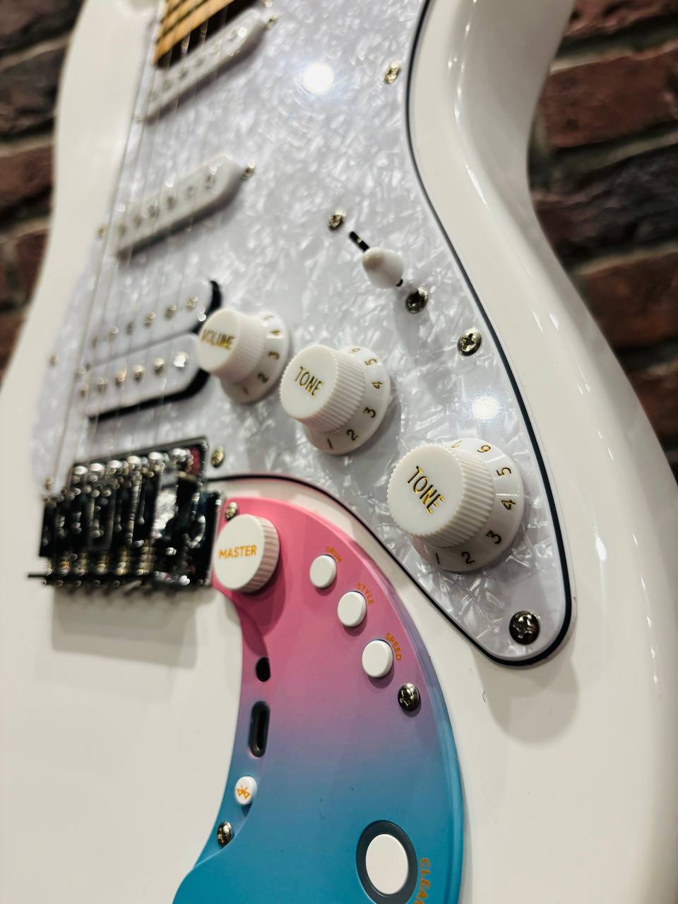 Электрогитара-Процессор 2в1 Stratocaster + Комбик 40 ват (Пресеты + Драм Машина) - изображение 5