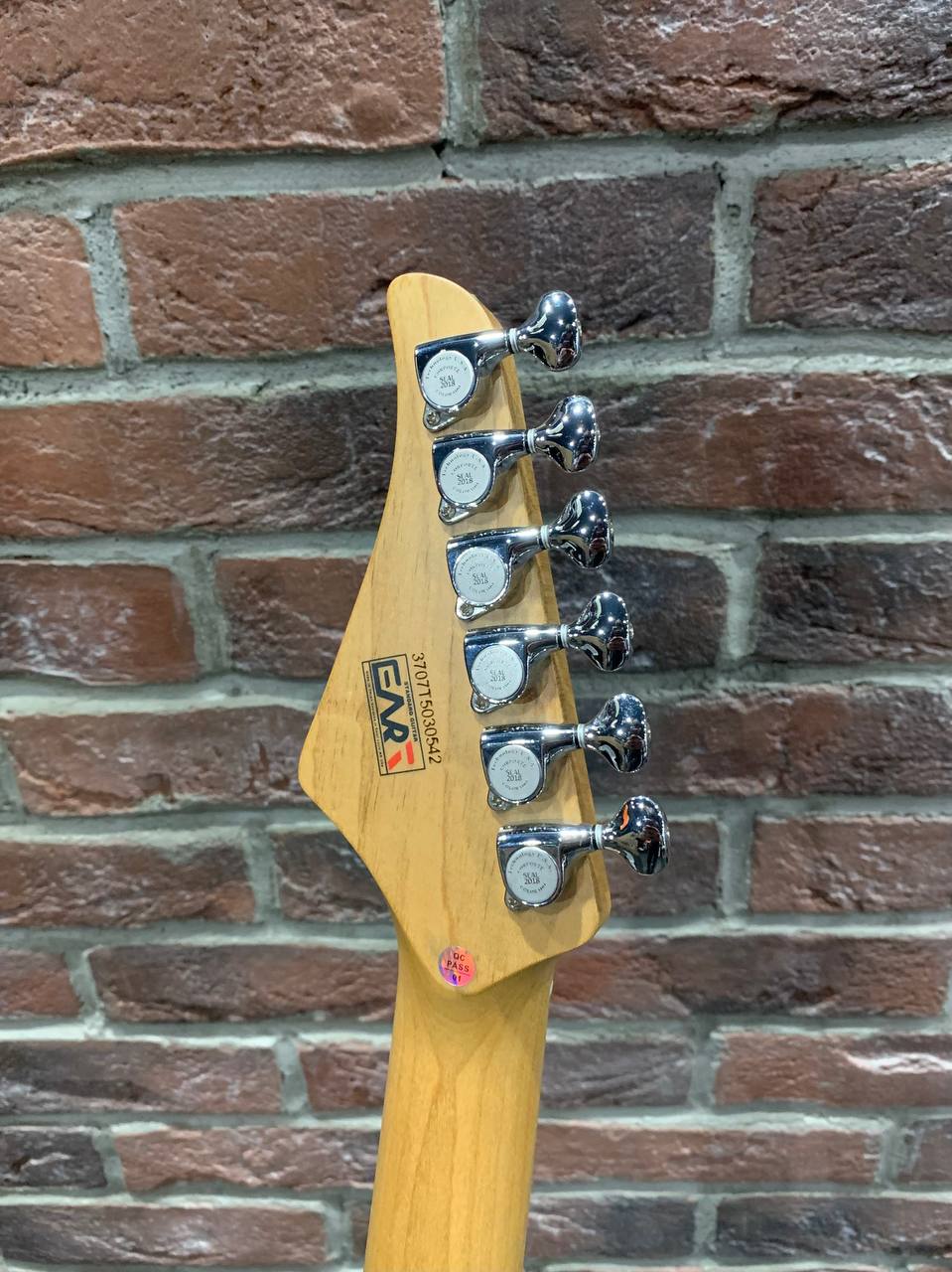 Электрогитара EART Guitar TL-380 White - изображение 9