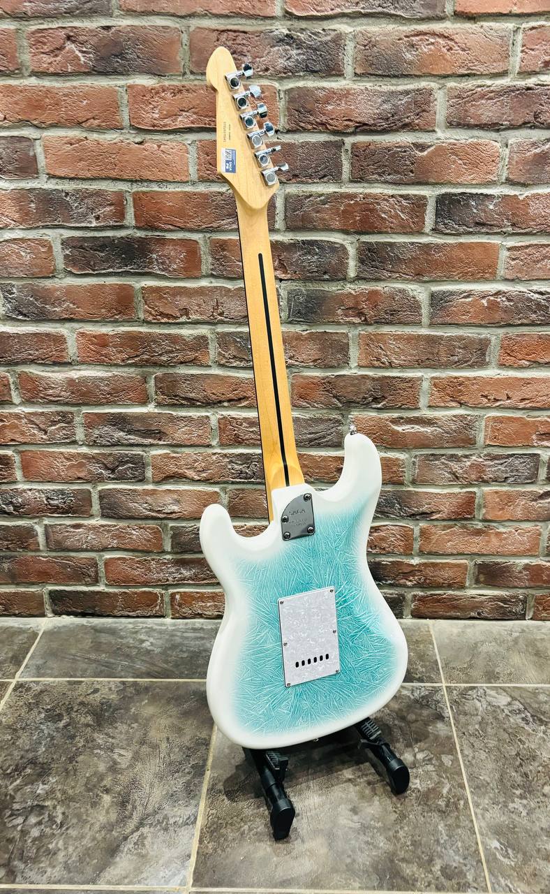 Электрогитара Premium Stratocaster Saga HSS - изображение 10