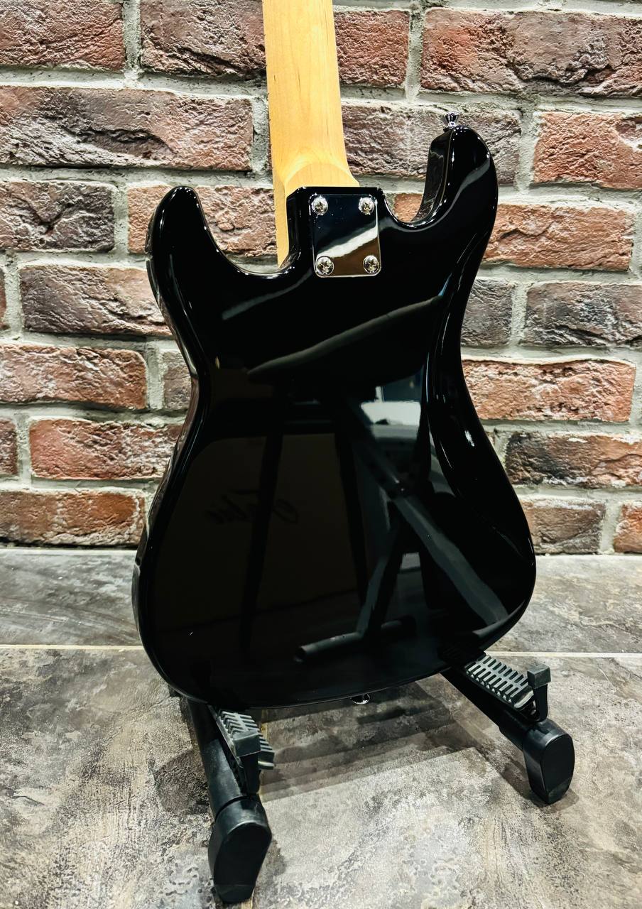 Детская Электрогитара Caraya Stratocaster 1/2  - изображение 2