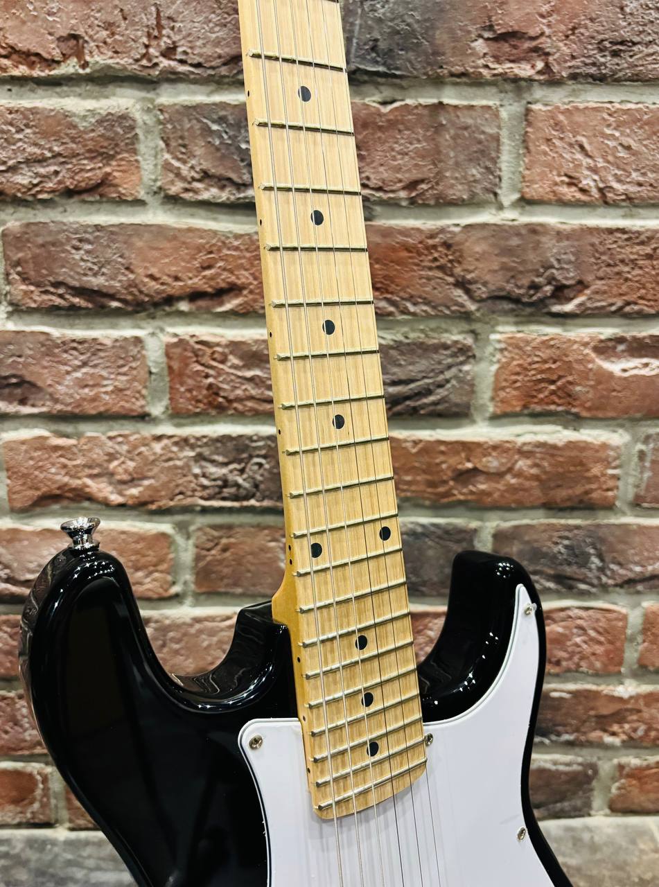 Детская Электрогитара Caraya Stratocaster 1/2  - изображение 4