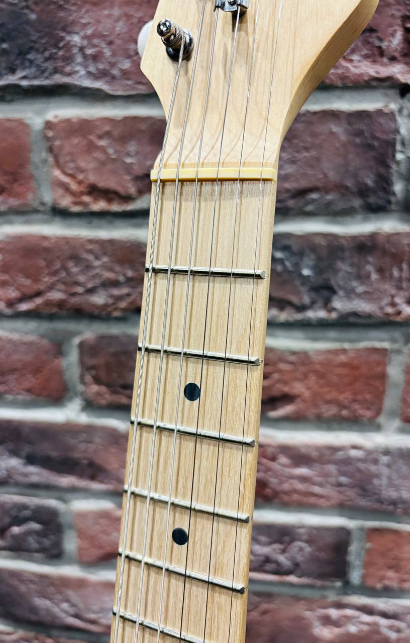Детская Электрогитара Caraya Stratocaster 1/2  - изображение 6