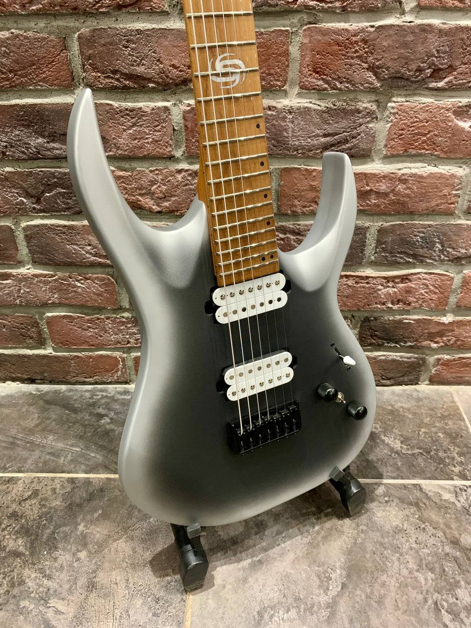 Электрогитара SQOE Silver Neon (7 Струн)