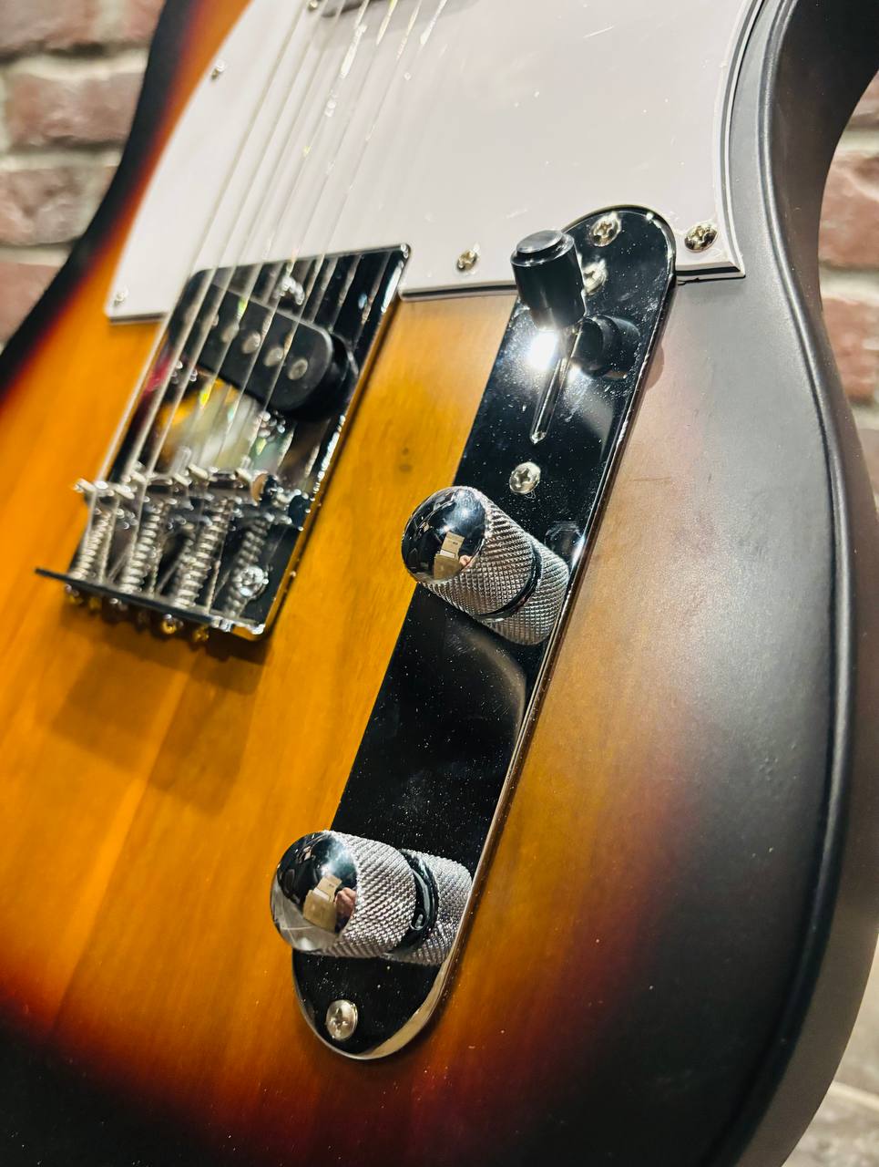 Электрогитара Telecaster SS Mate Sunbirst - изображение 4