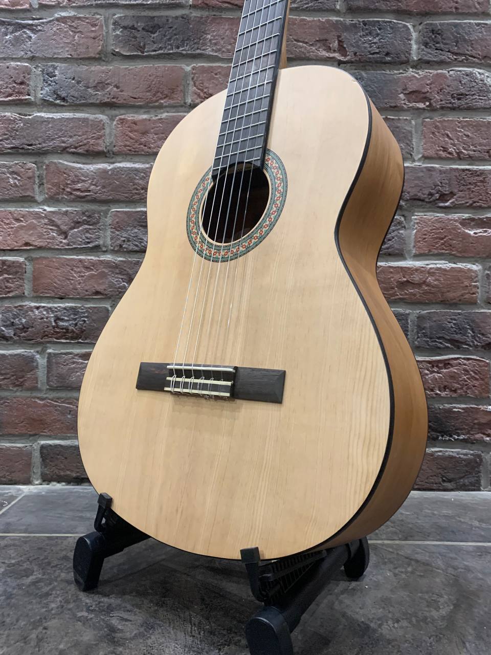 Классическая Гитара Yamaha C40-M (Индонезия)