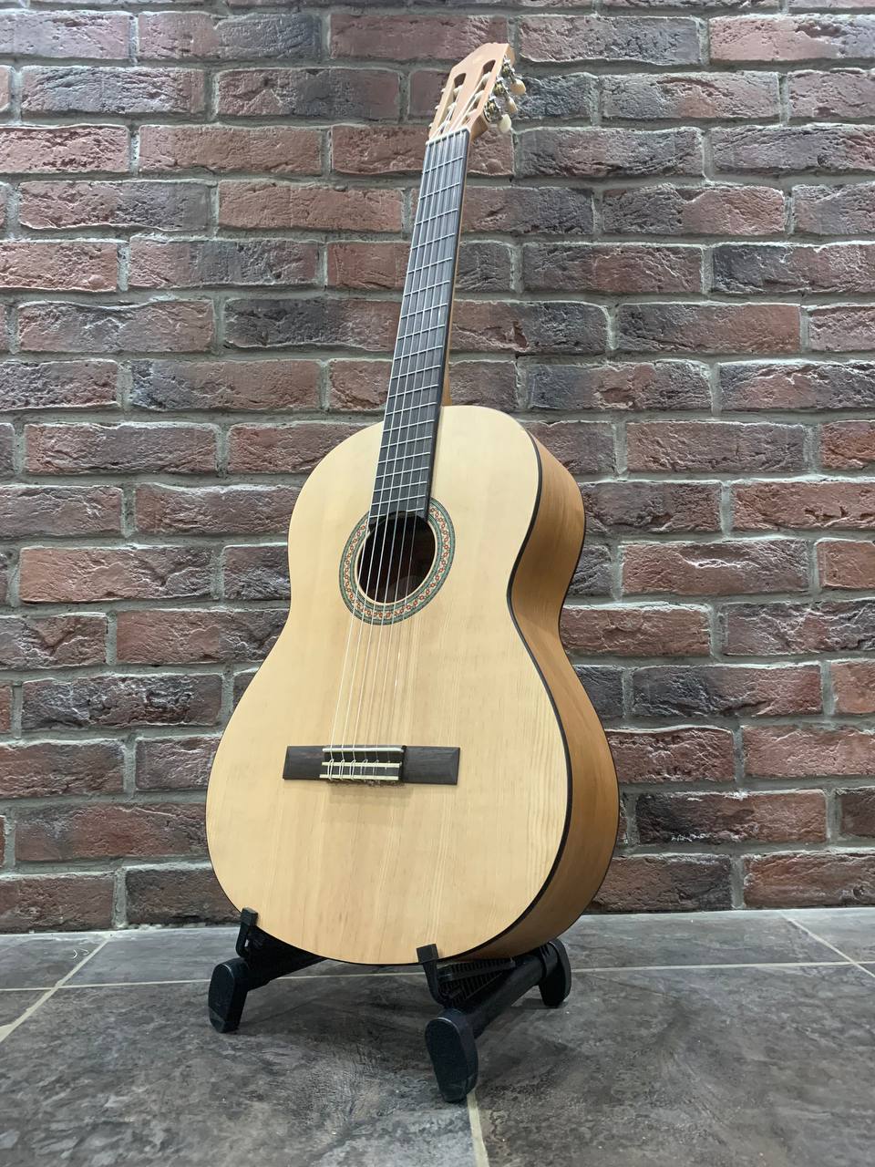 Классическая Гитара Yamaha C40-M (Индонезия) - изображение 8