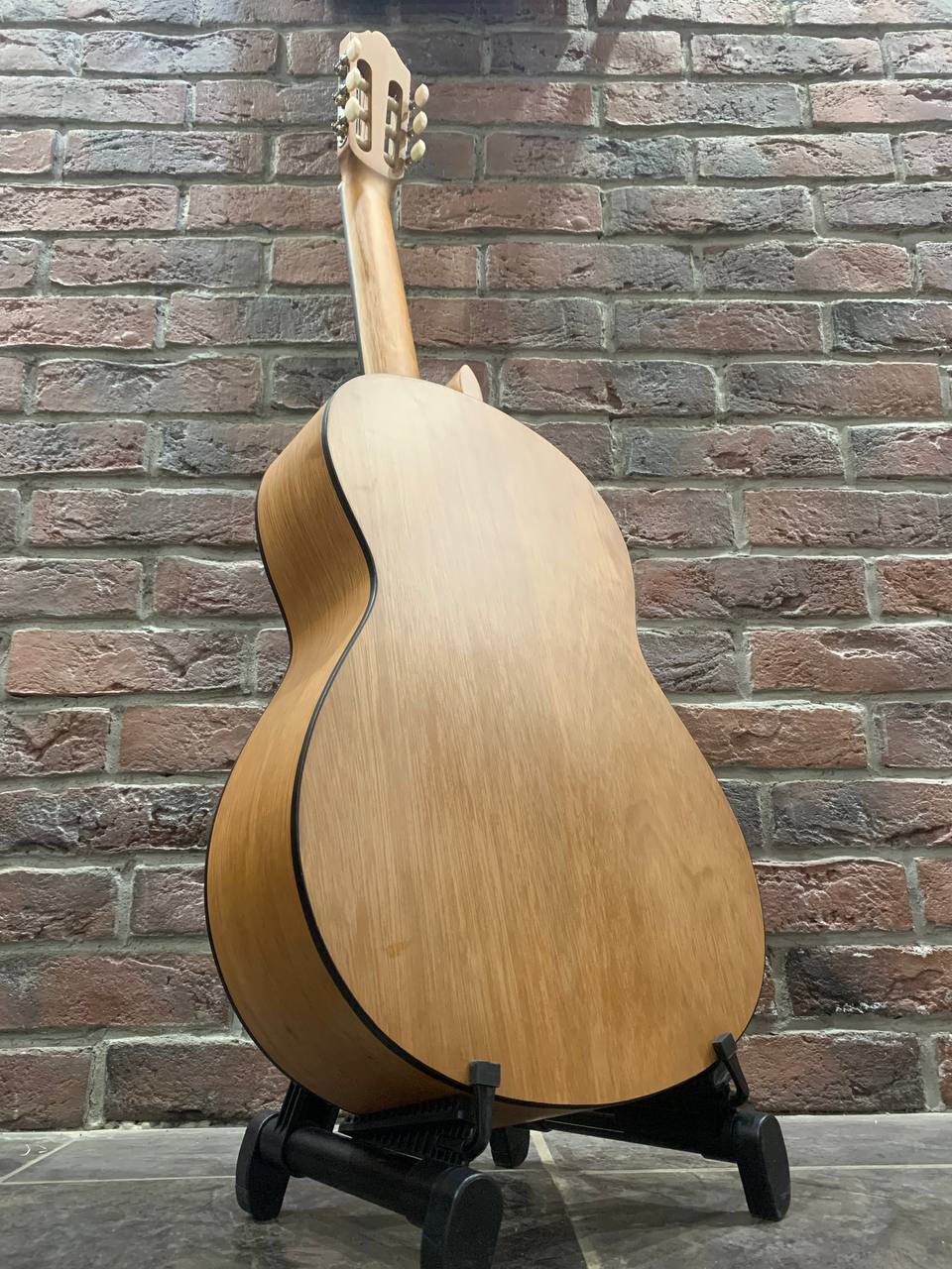 Классическая Гитара Yamaha C40-M (Индонезия) - изображение 9