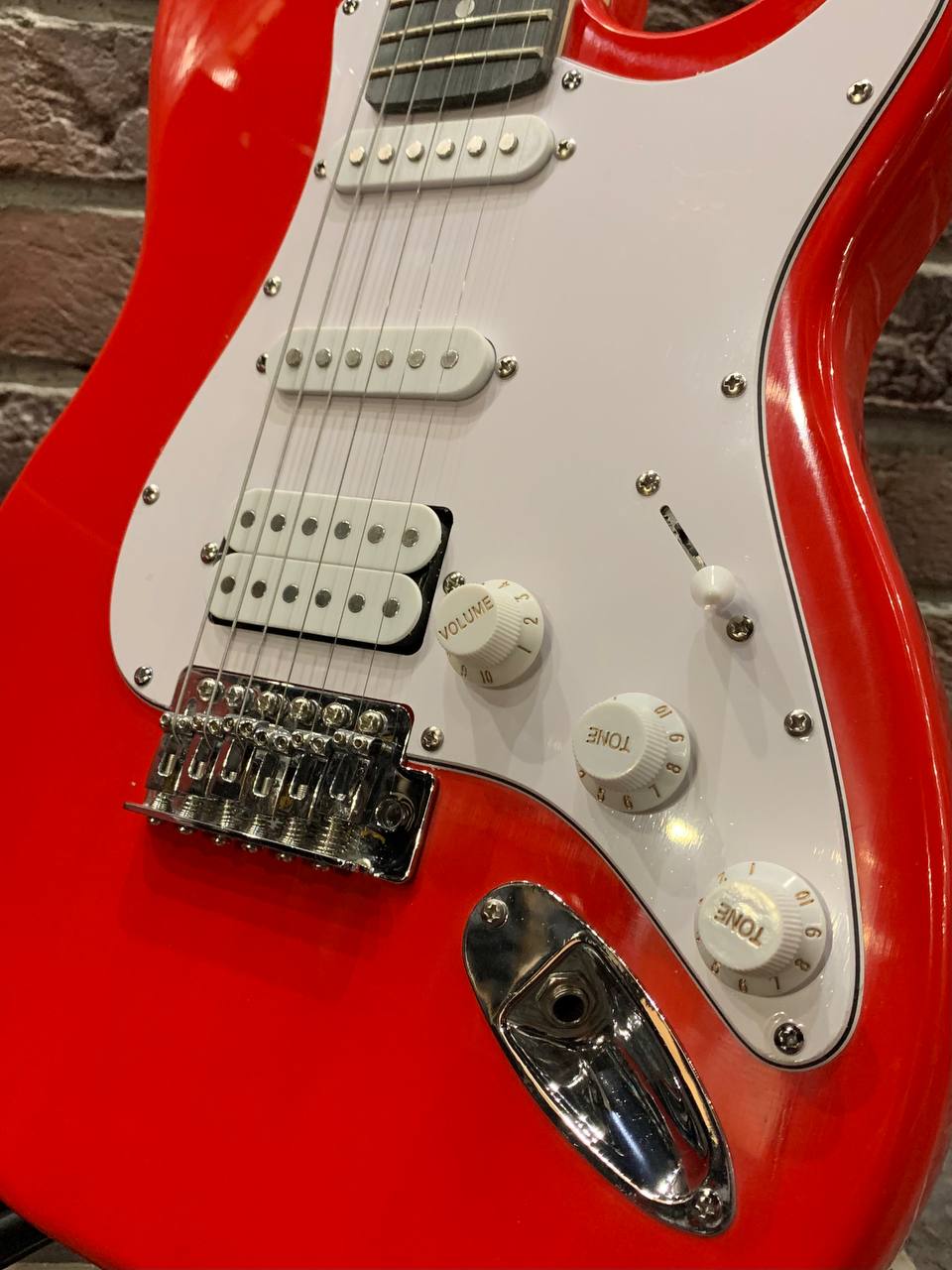 Электрогитара Stratocaster HSS с Мощным Комбиком (комплект) - изображение 5