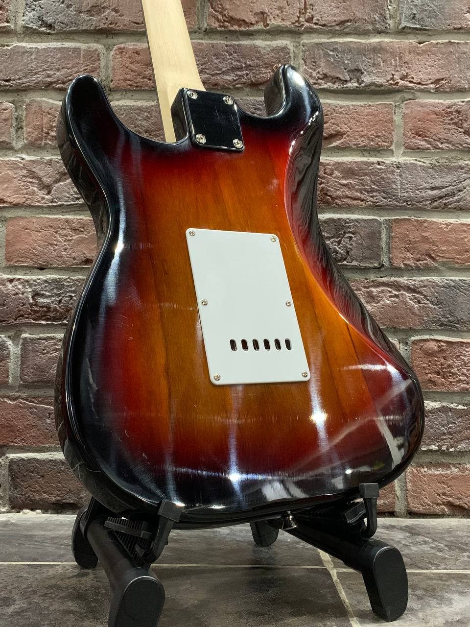 Электрогитара Stratocaster + Комбик 40 ват RG (комплект) - изображение 4