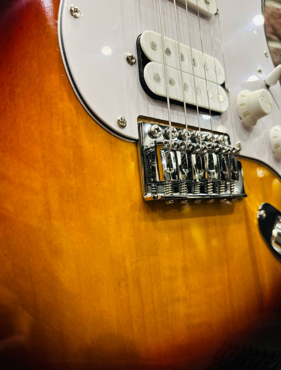 Электрогитара Stratocaster HSS SB для Обучения - изображение 4