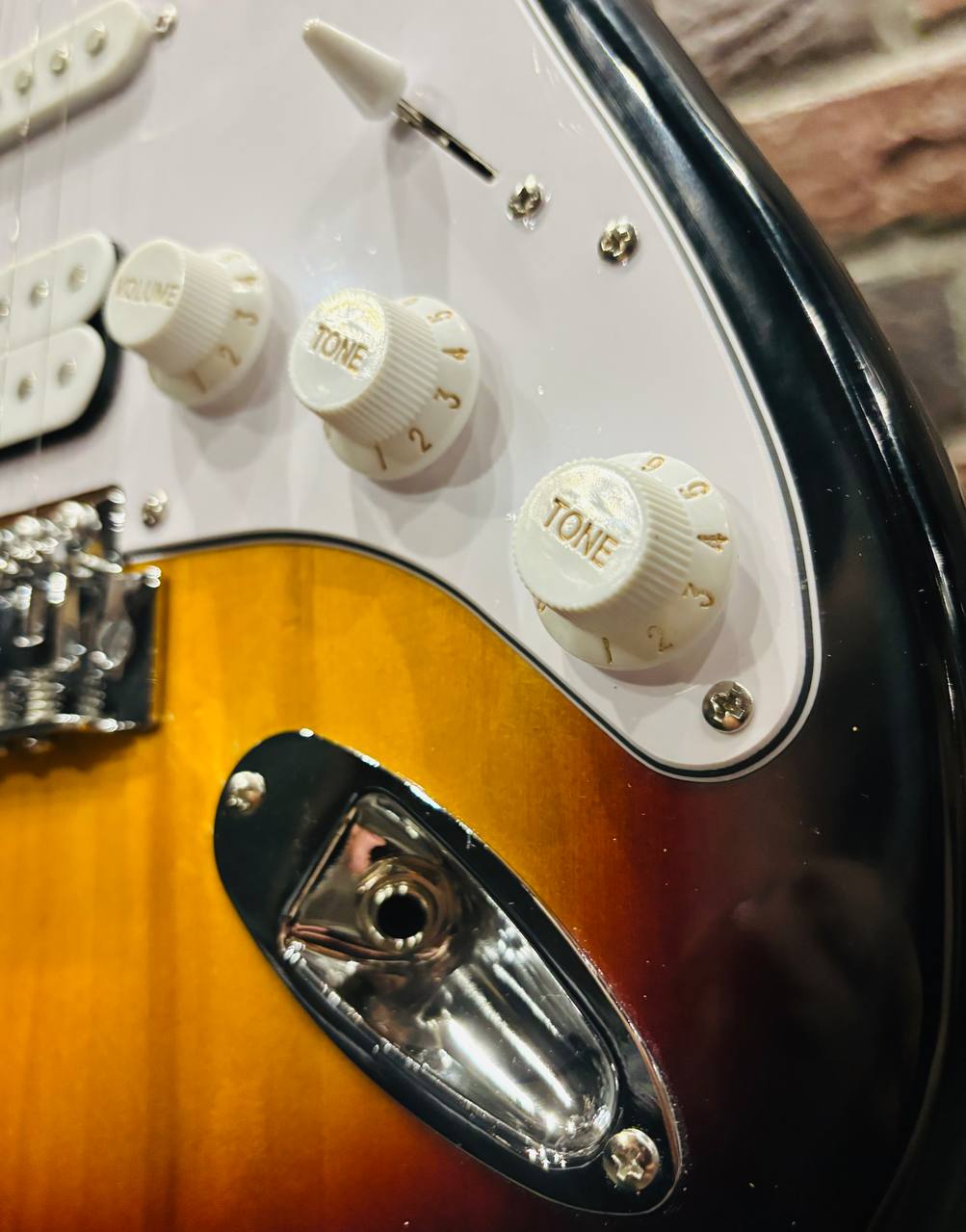 Электрогитара Stratocaster HSS SB для Обучения - изображение 5