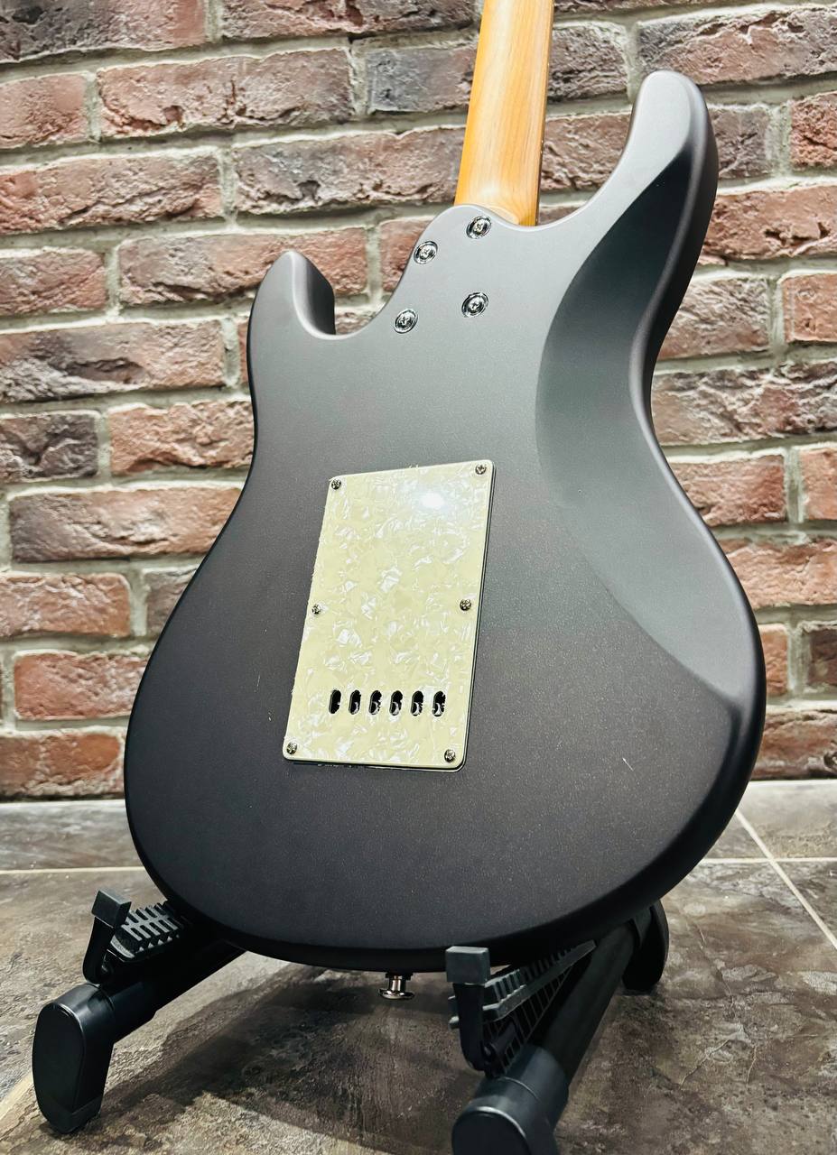 Электрогитара Grote Black HSS + Комбоусилитель 40 ват (3 отсечки) - изображение 4