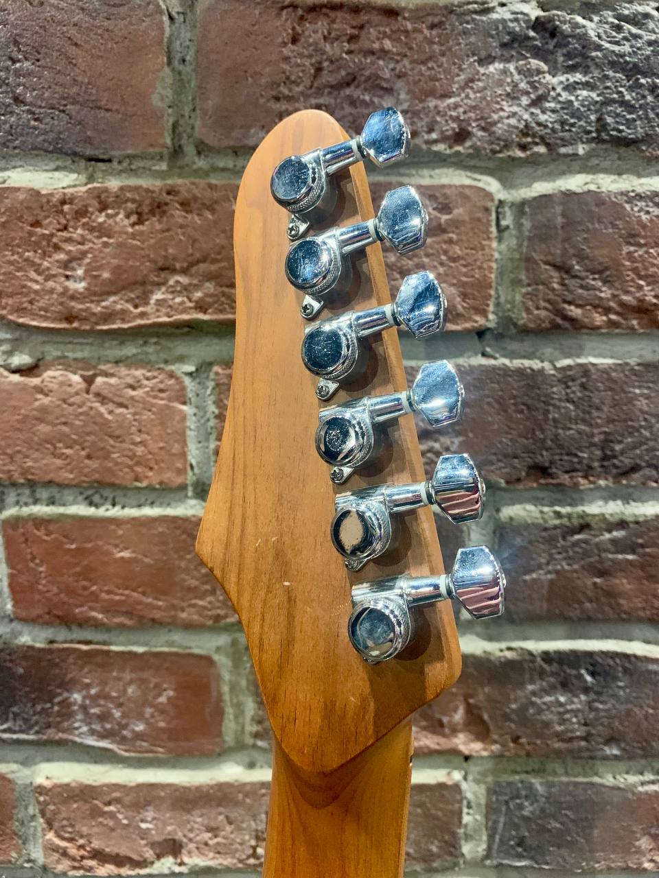 Электрогитара Aion SuperStratocaster HH Violet Edition - изображение 8