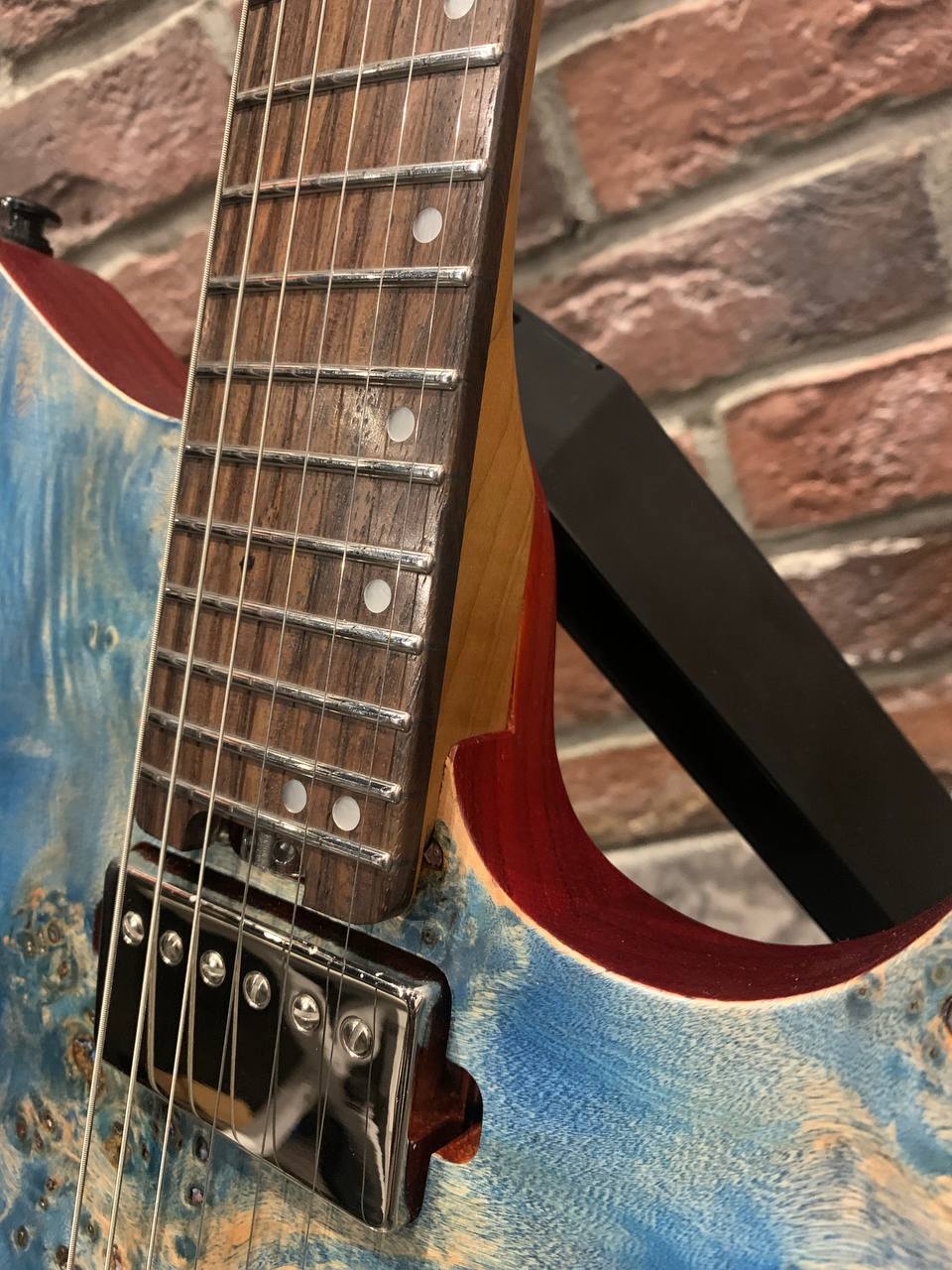Безголовая Электрогитара Eart Guitar GW2 Headless Blue - изображение 6