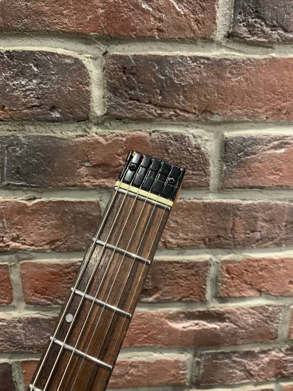 Безголовая Электрогитара Eart Guitar GW2 Headless Blue - изображение 8