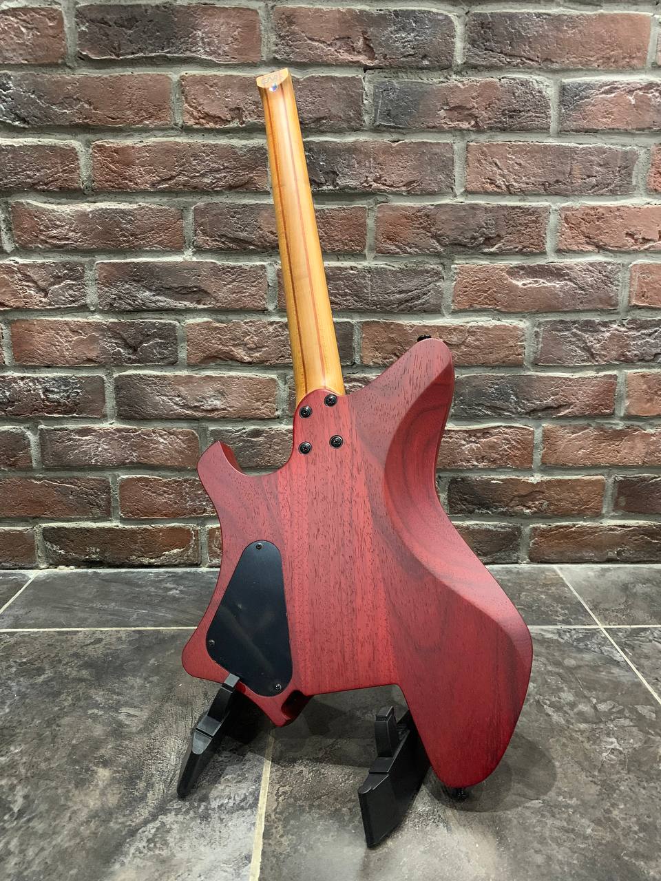 Безголовая Электрогитара Eart Guitar GW2 Headless Blue - изображение 11