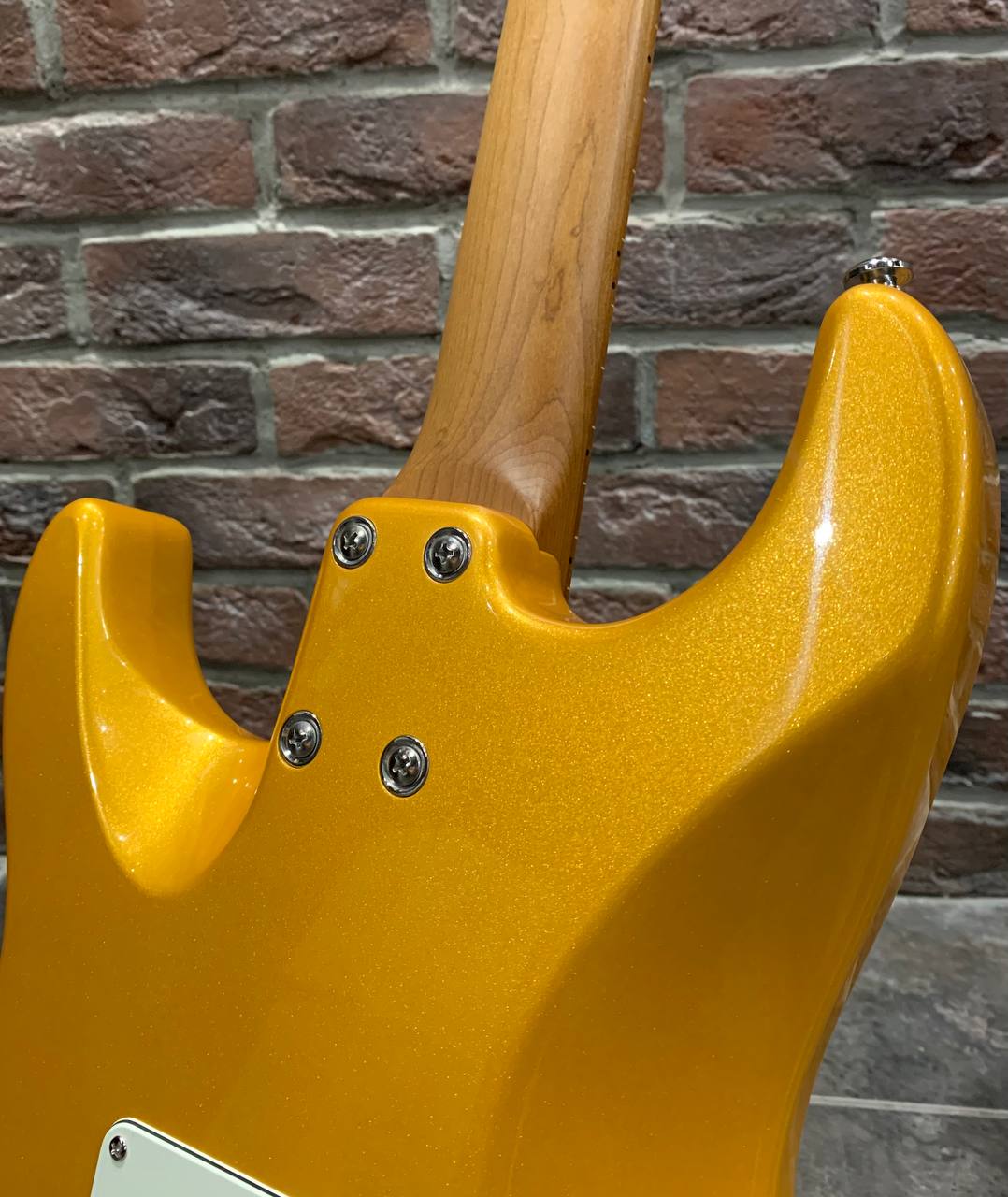 Электрогитара EART Guitar NK-VS60 Gold - изображение 7