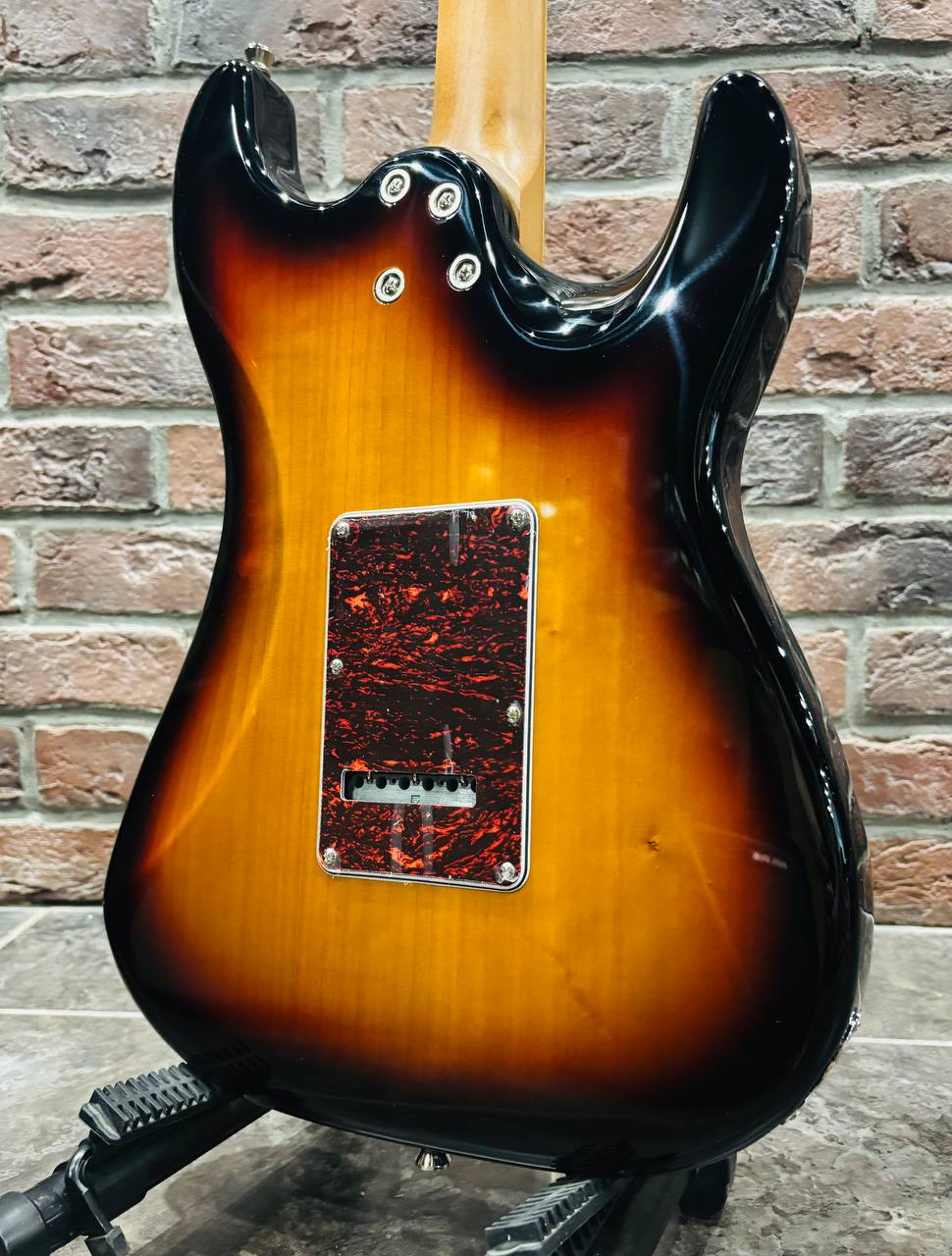 Леворукая Электрогитара Jet HSS + Мощный Комбик Cort 30 ват - изображение 3