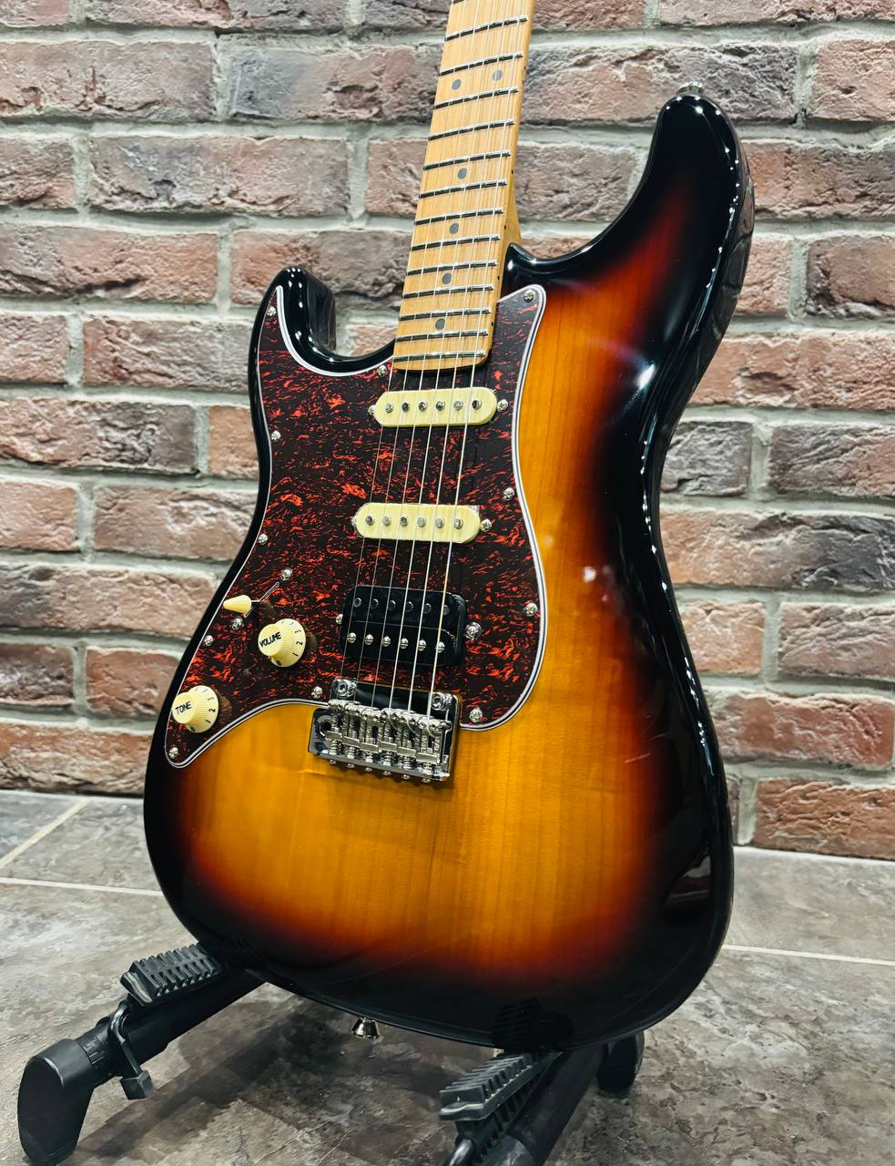 Леворукая Электрогитара Jet HSS + Мощный Комбик Cort 30 ват - изображение 4