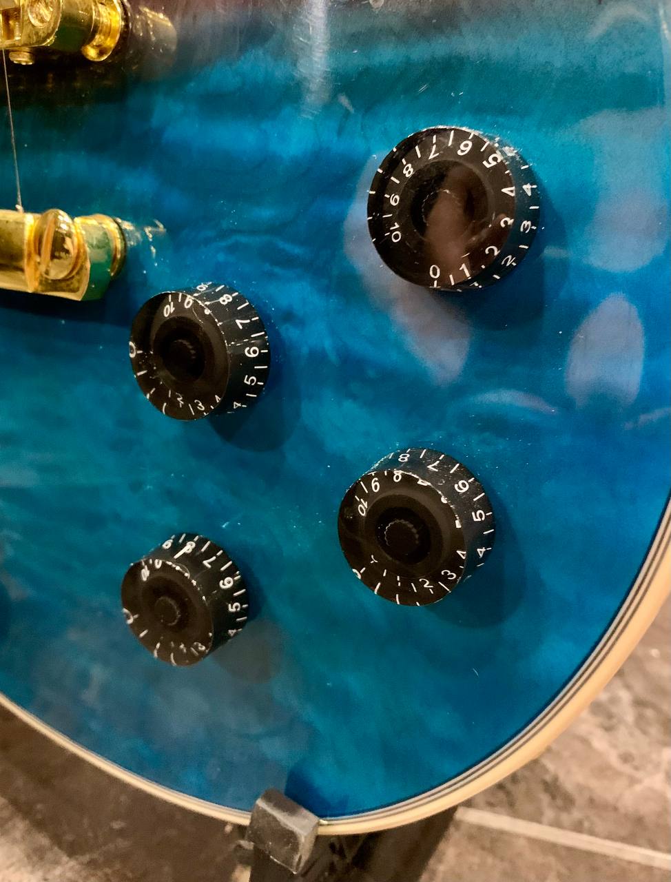 Электрогитара Les Paul Aion EMG + Комбик-Процессор NUX 20 ват - изображение 5