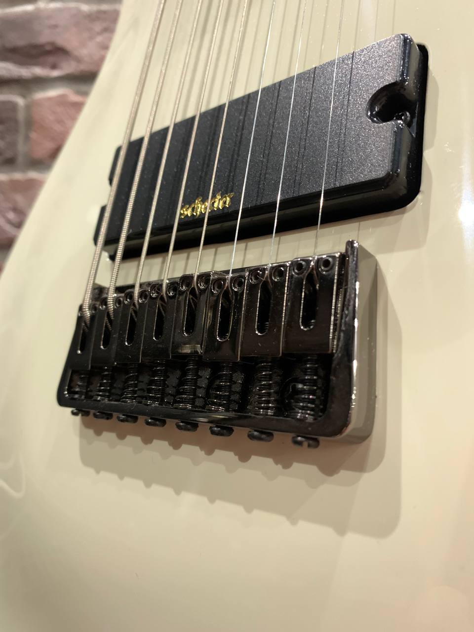 Электрогитара Schecter Demon 8 WH - изображение 4