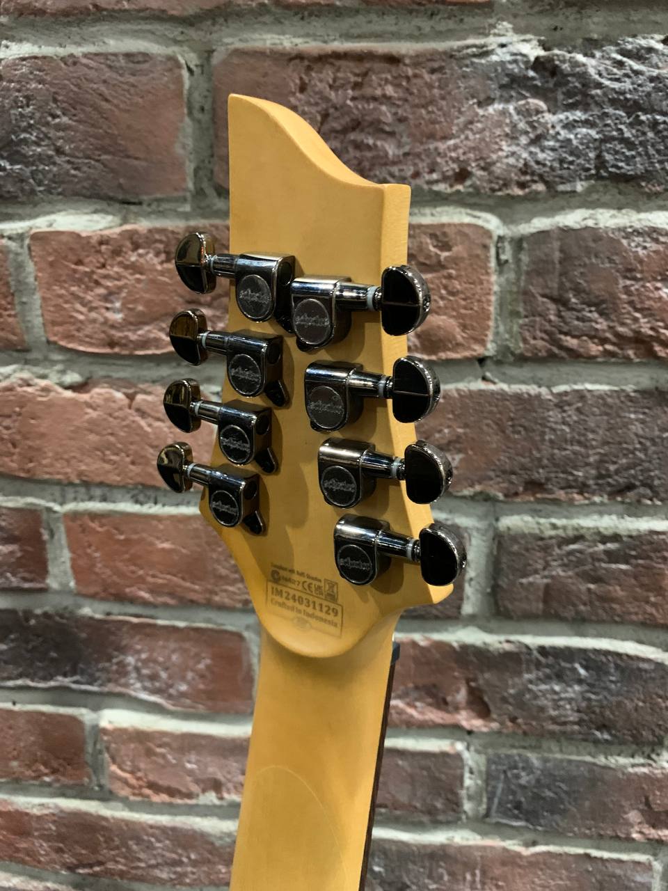 Электрогитара Schecter Demon 8 WH - изображение 7